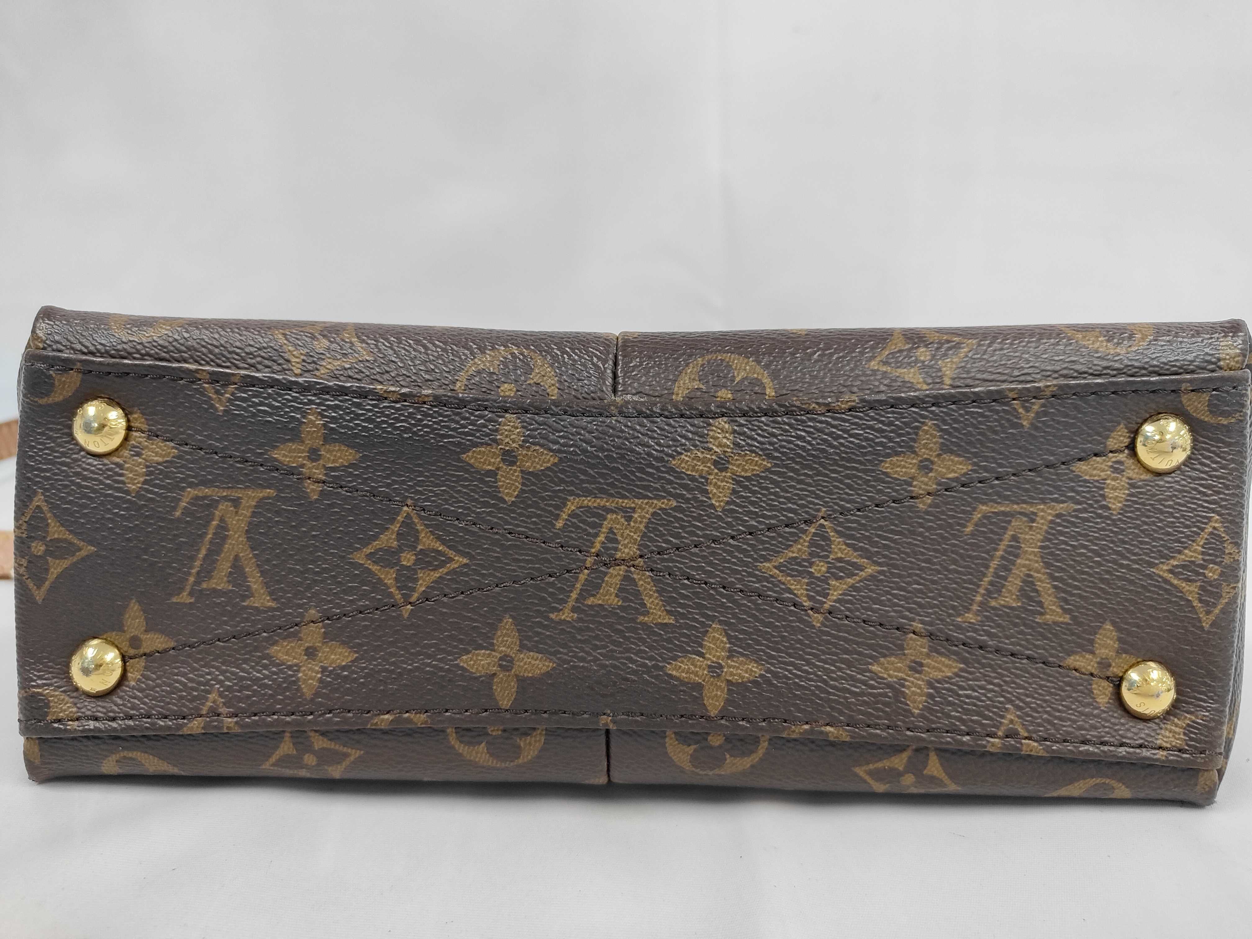Monogram Louis Vuitton Monogram M43967 V Tote BB FL2230 Strap Name Tag Handbag — view 4