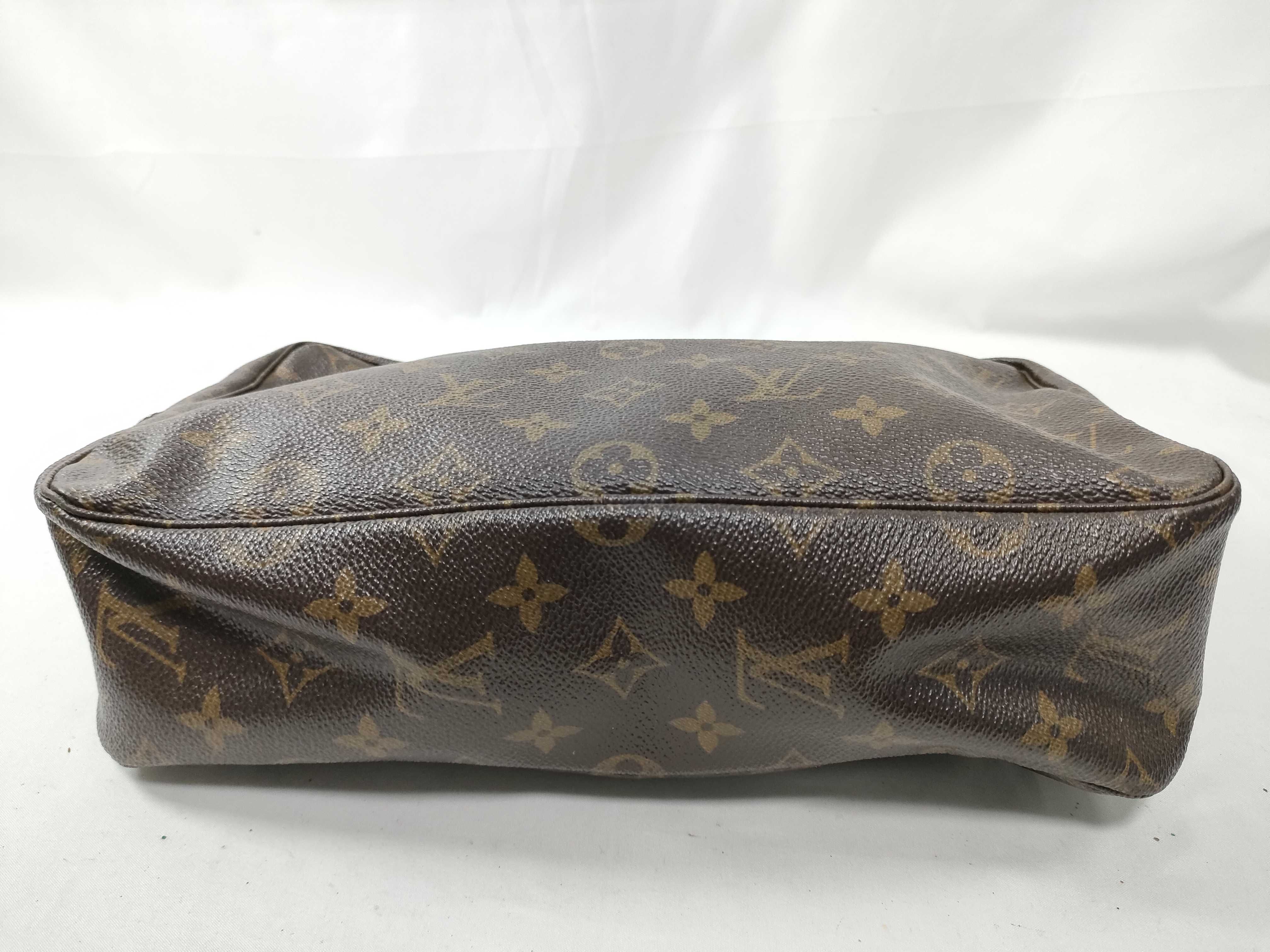 Monogram Louis Vuitton Trousse Toilette 28 Second Bag — view 3