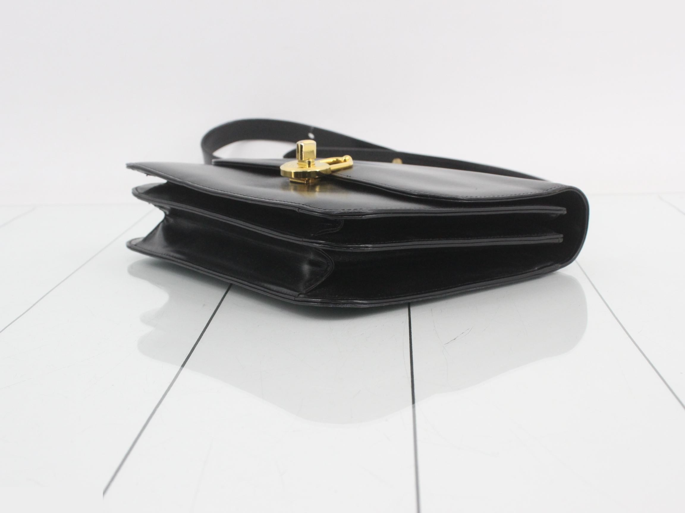 Vintage Leather Shoulder Bag — view 6