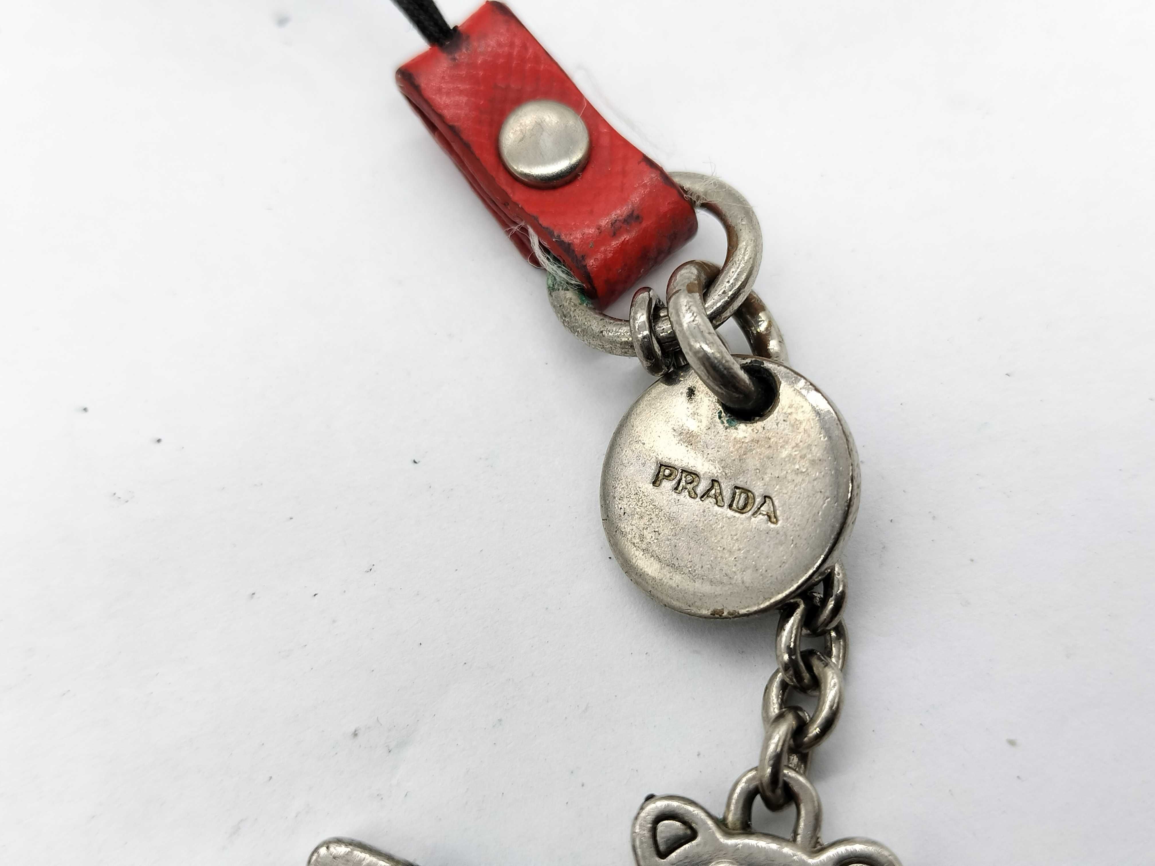 Keychain and other accessories — view 3