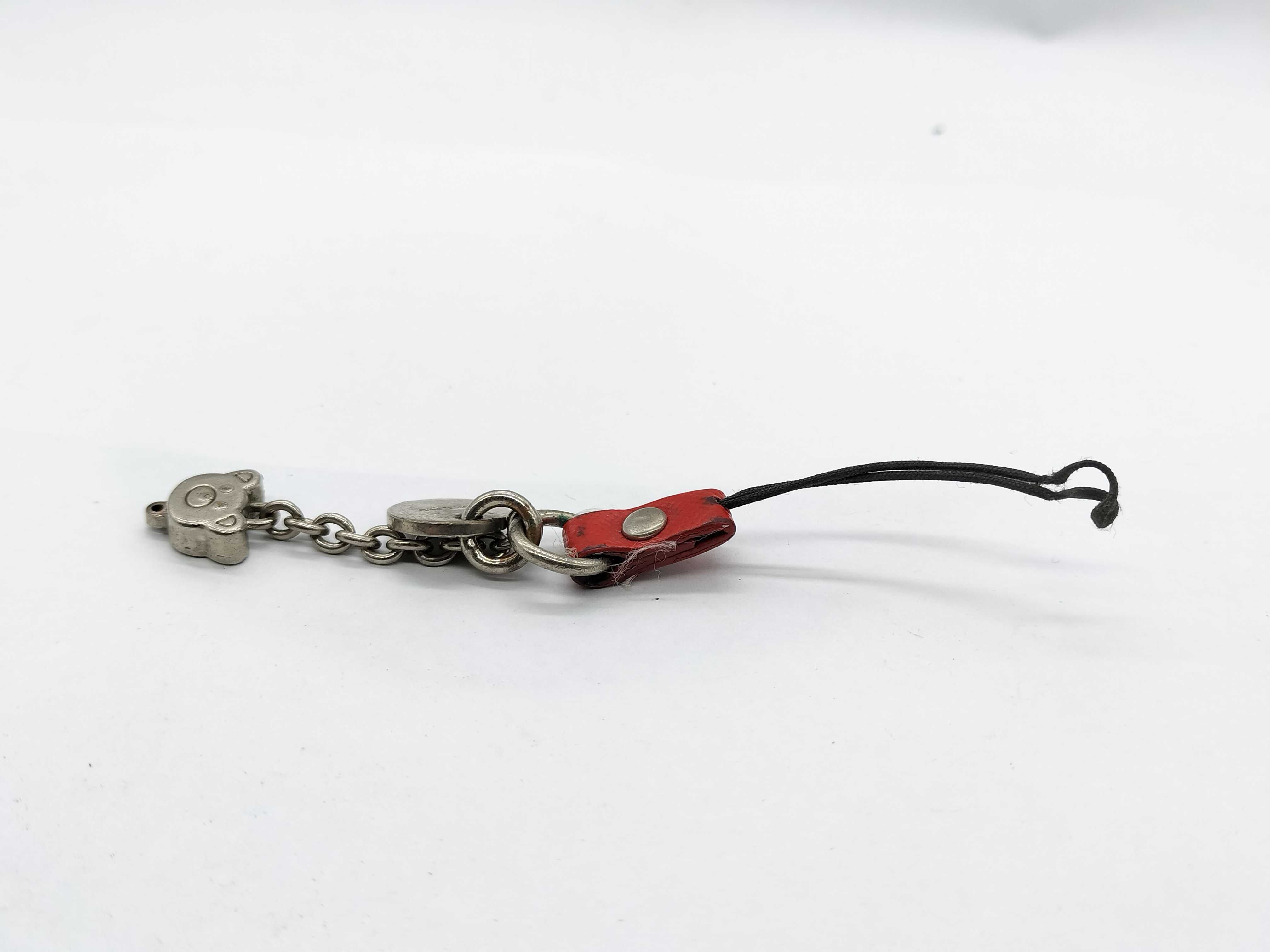 Keychain and other accessories — view 4