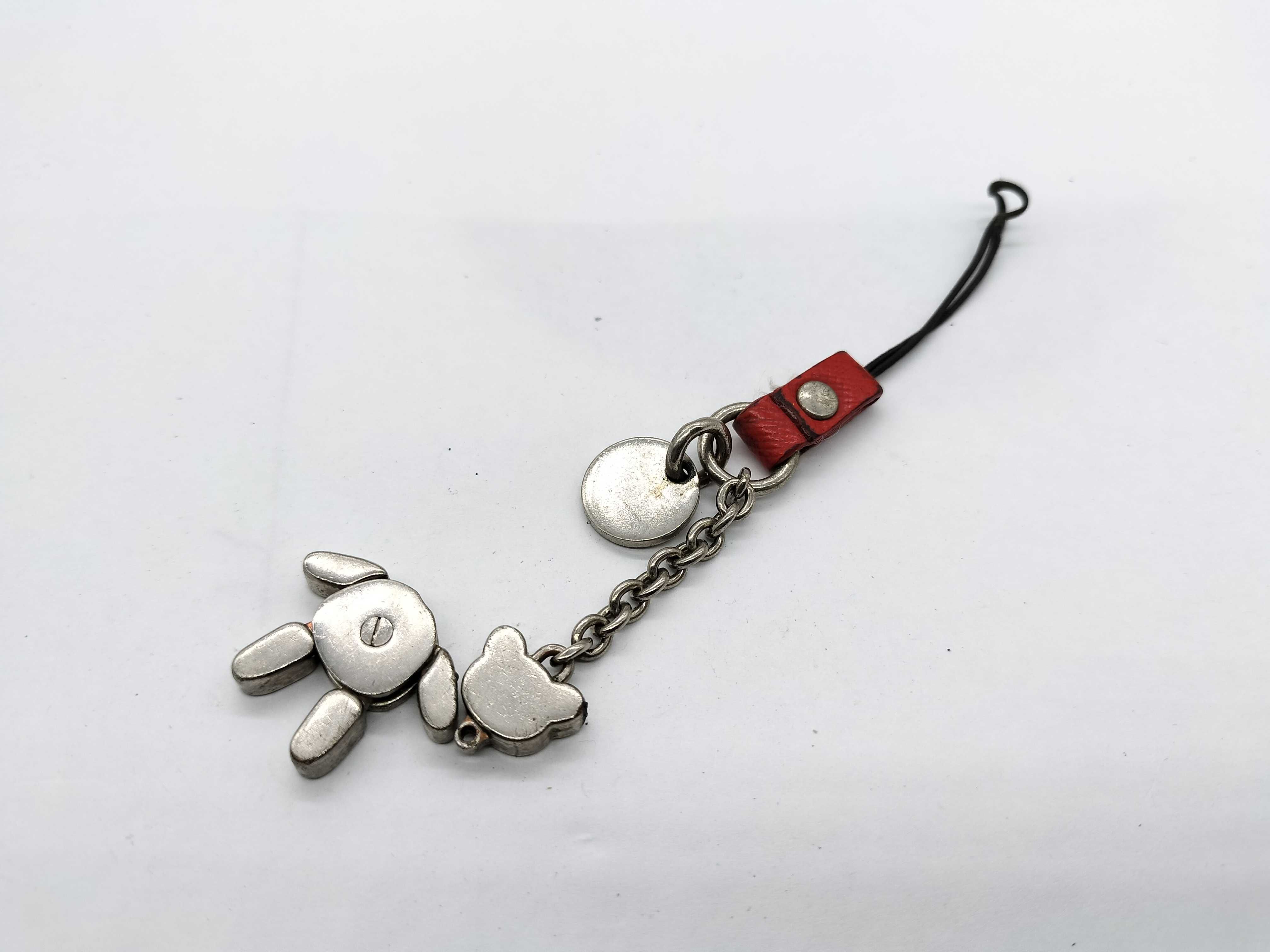 Keychain and other accessories — view 7