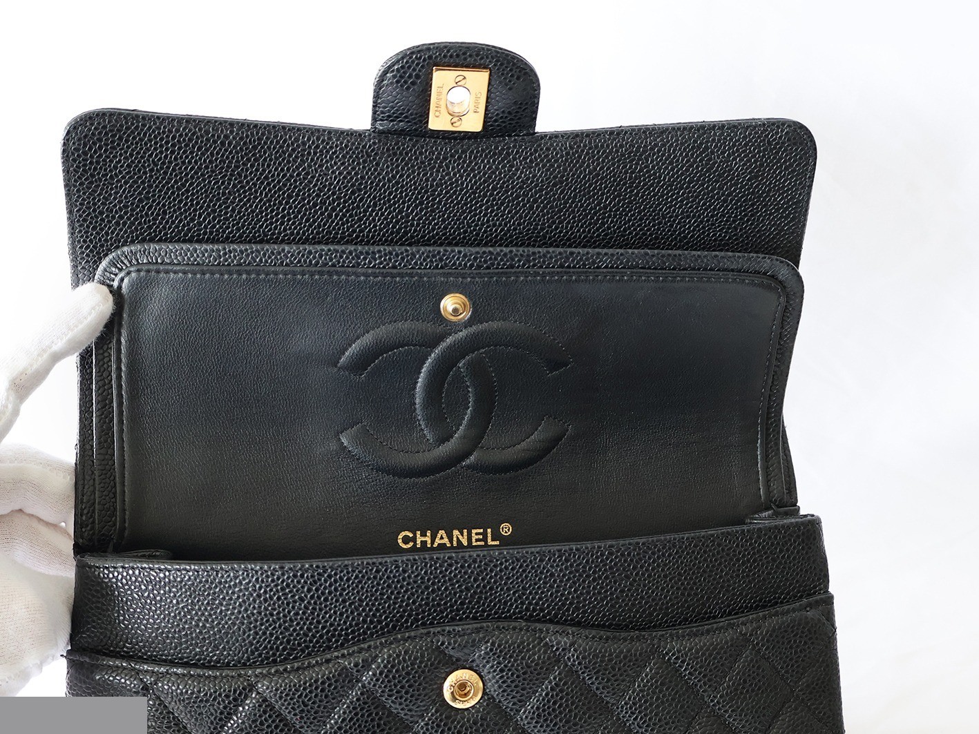 Caviar leather Matelassé 25 Double flap Double chain shoulder bag, black — view 11