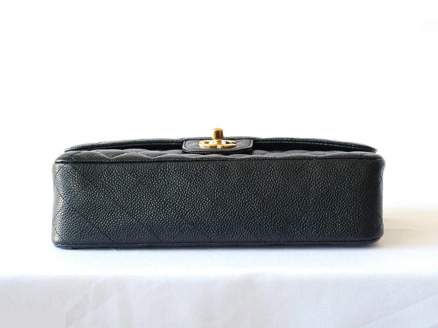 Caviar leather Matelassé 25 Double flap Double chain shoulder bag, black — view 5