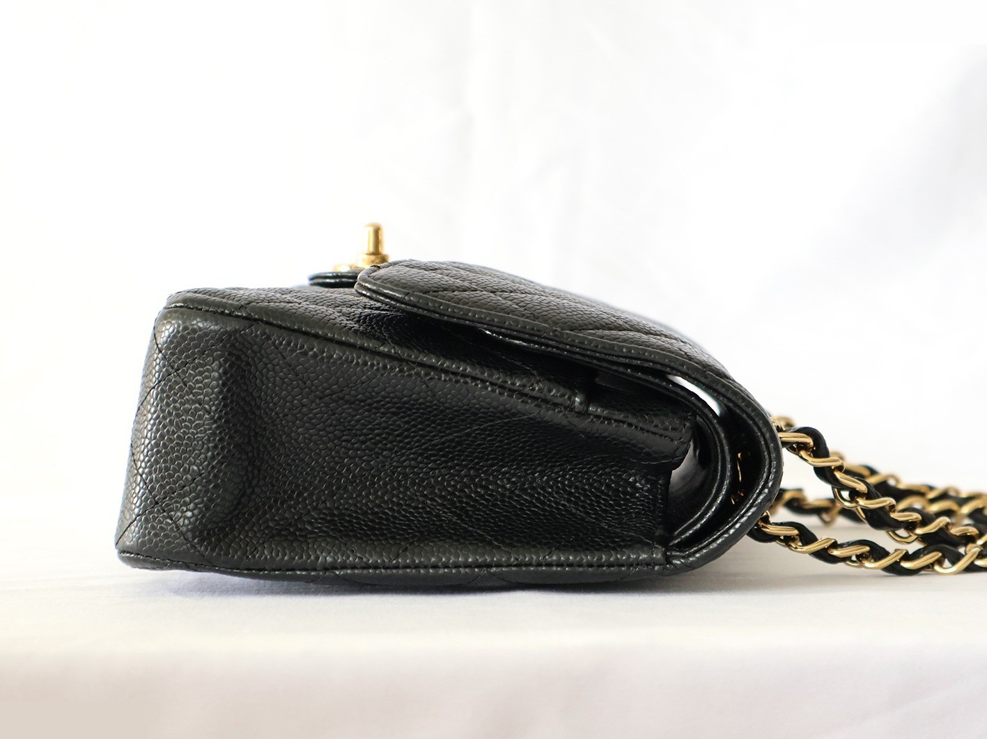 Caviar leather Matelassé 25 Double flap Double chain shoulder bag, black — view 7