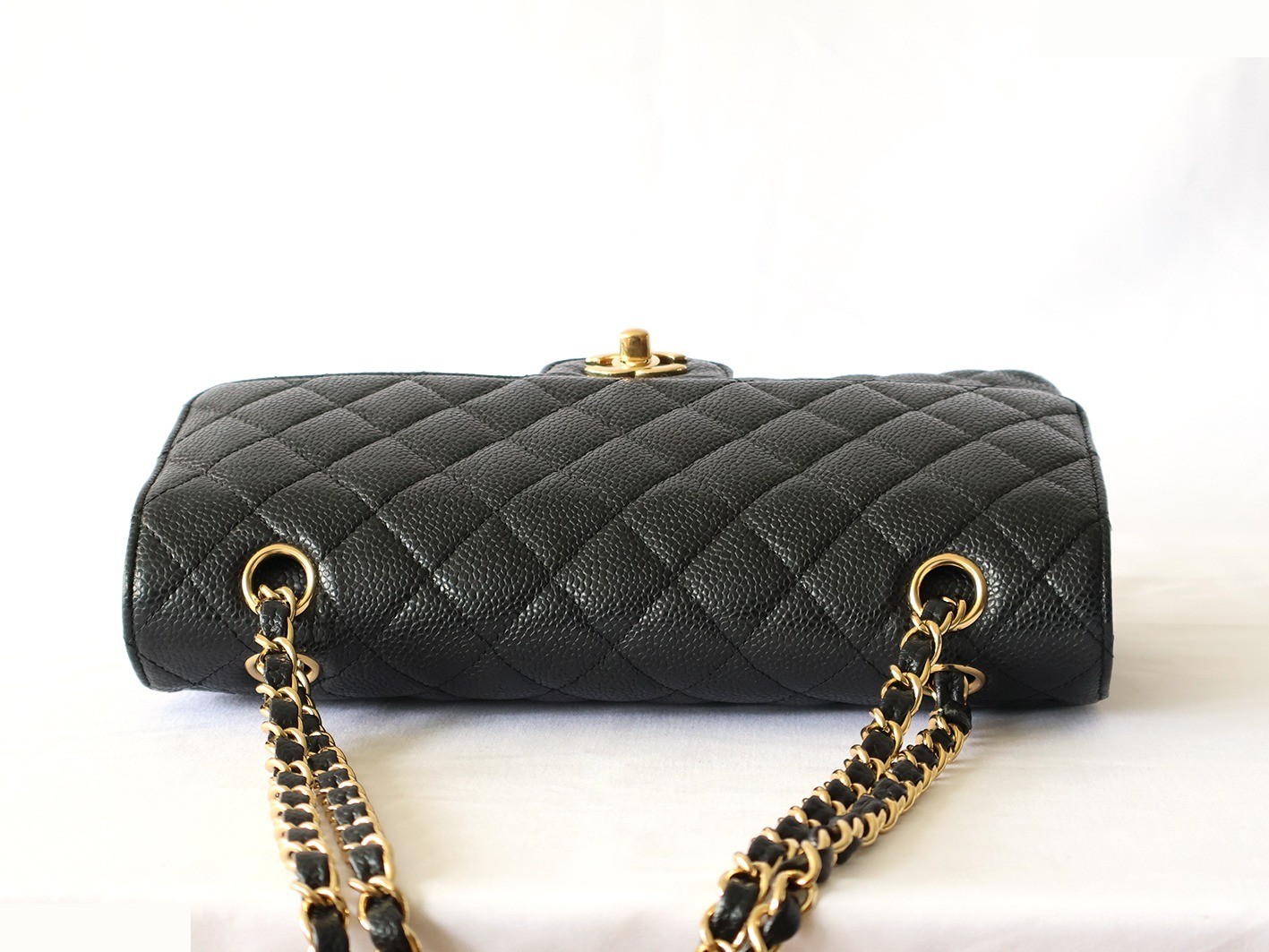 Caviar leather Matelassé 25 Double flap Double chain shoulder bag, black — view 8