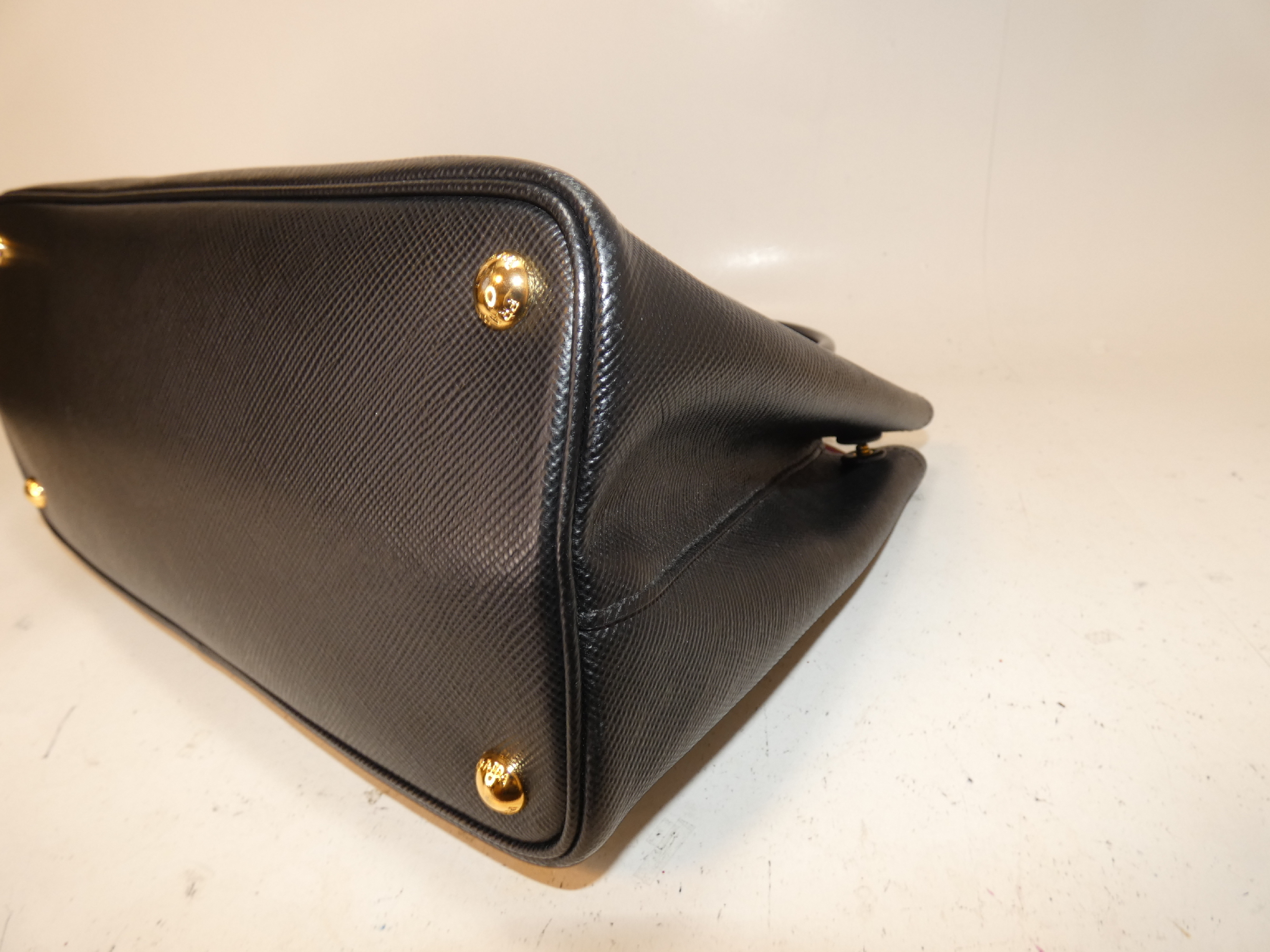 Saffiano Front Logo Black Hand Tote Bag — view 7