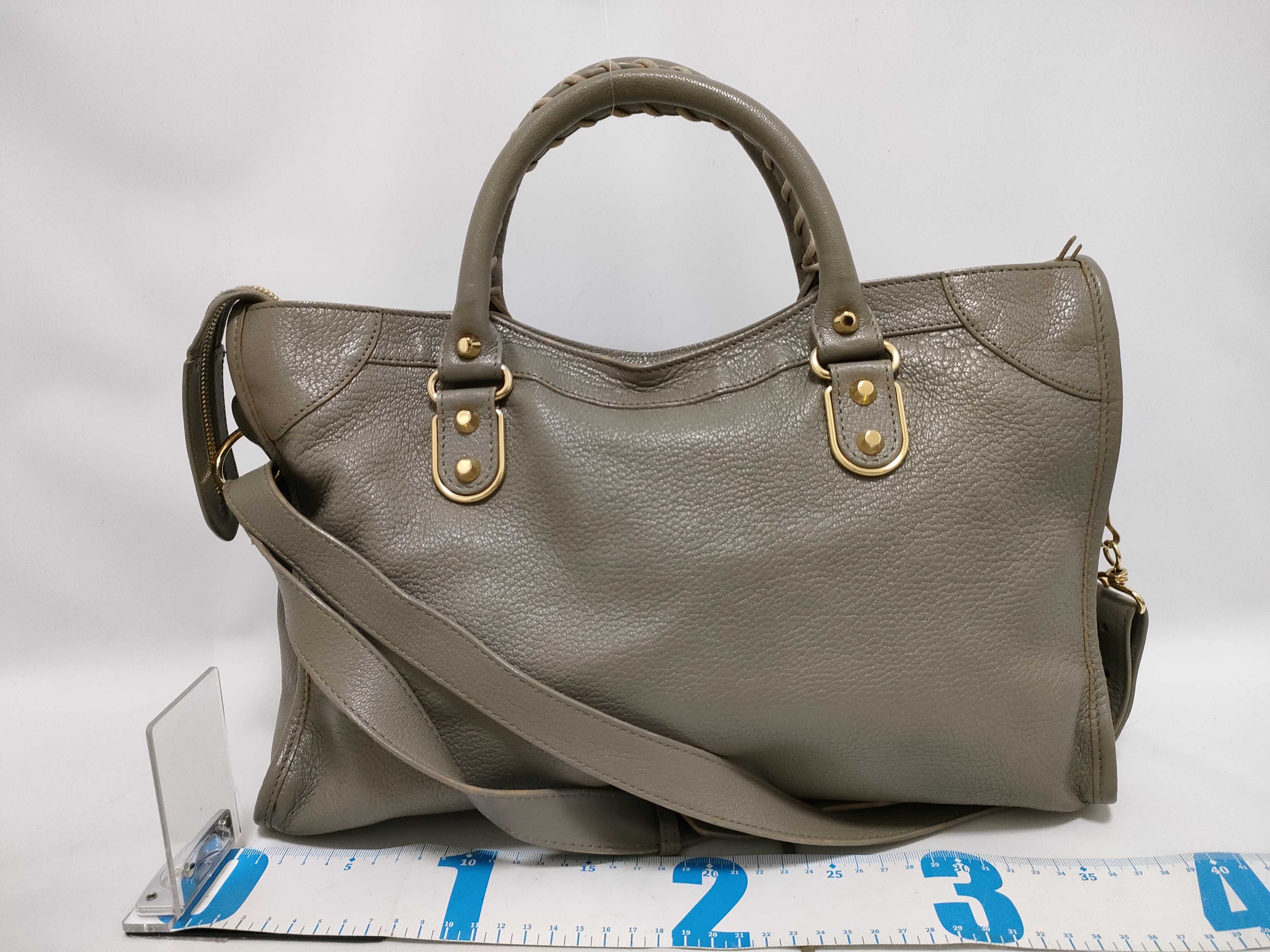 The City SG - Metallic Edge City Leather 2-Way Handbag Grey 505984 Shoulder Bag — view 2
