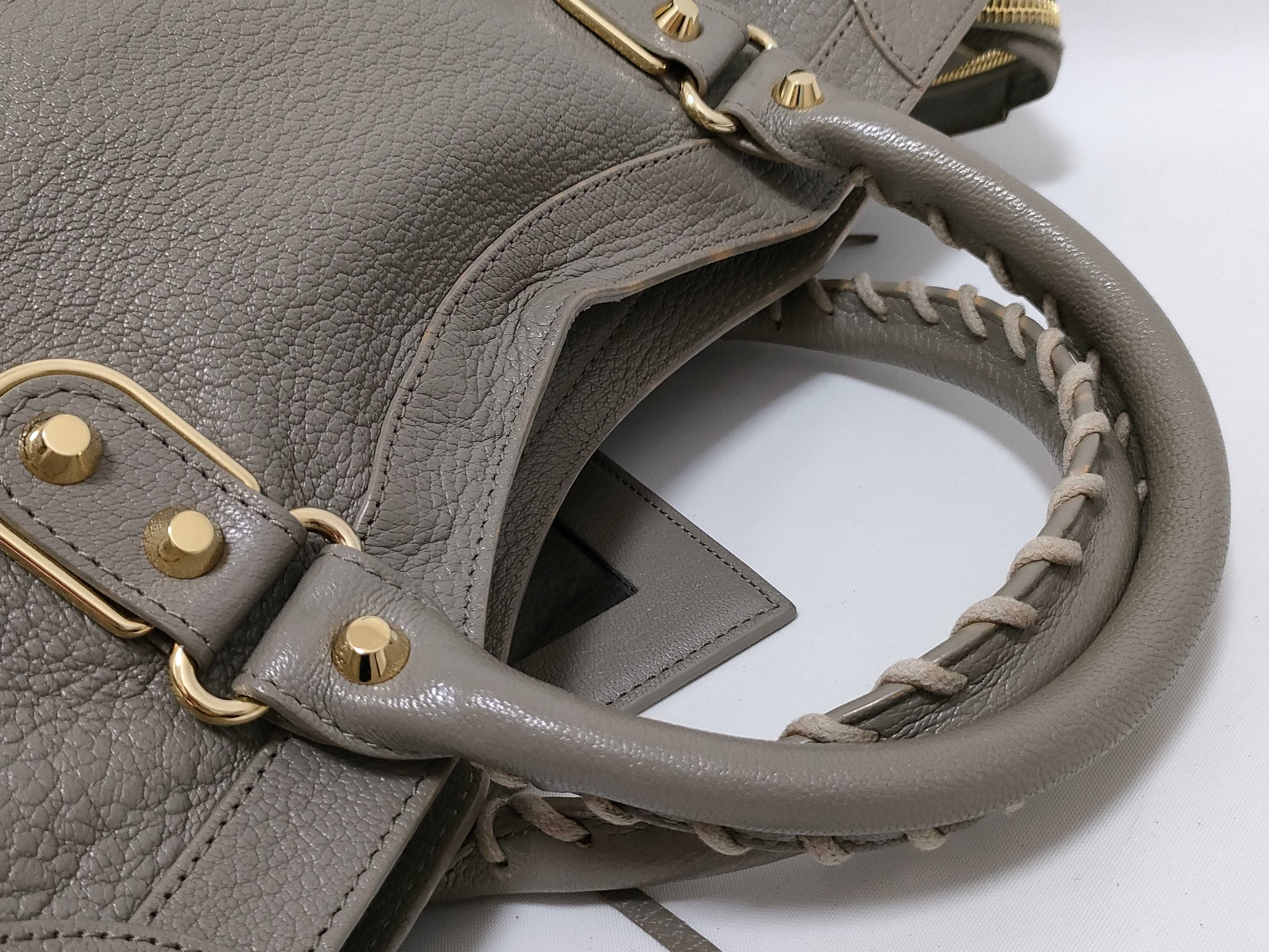 The City SG - Metallic Edge City Leather 2-Way Handbag Grey 505984 Shoulder Bag — view 3