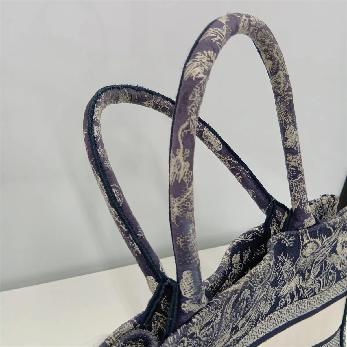 Reverse Toile de Jouy Embroidery Book Tote Medium Canvas Tote Bag Navy — view 10