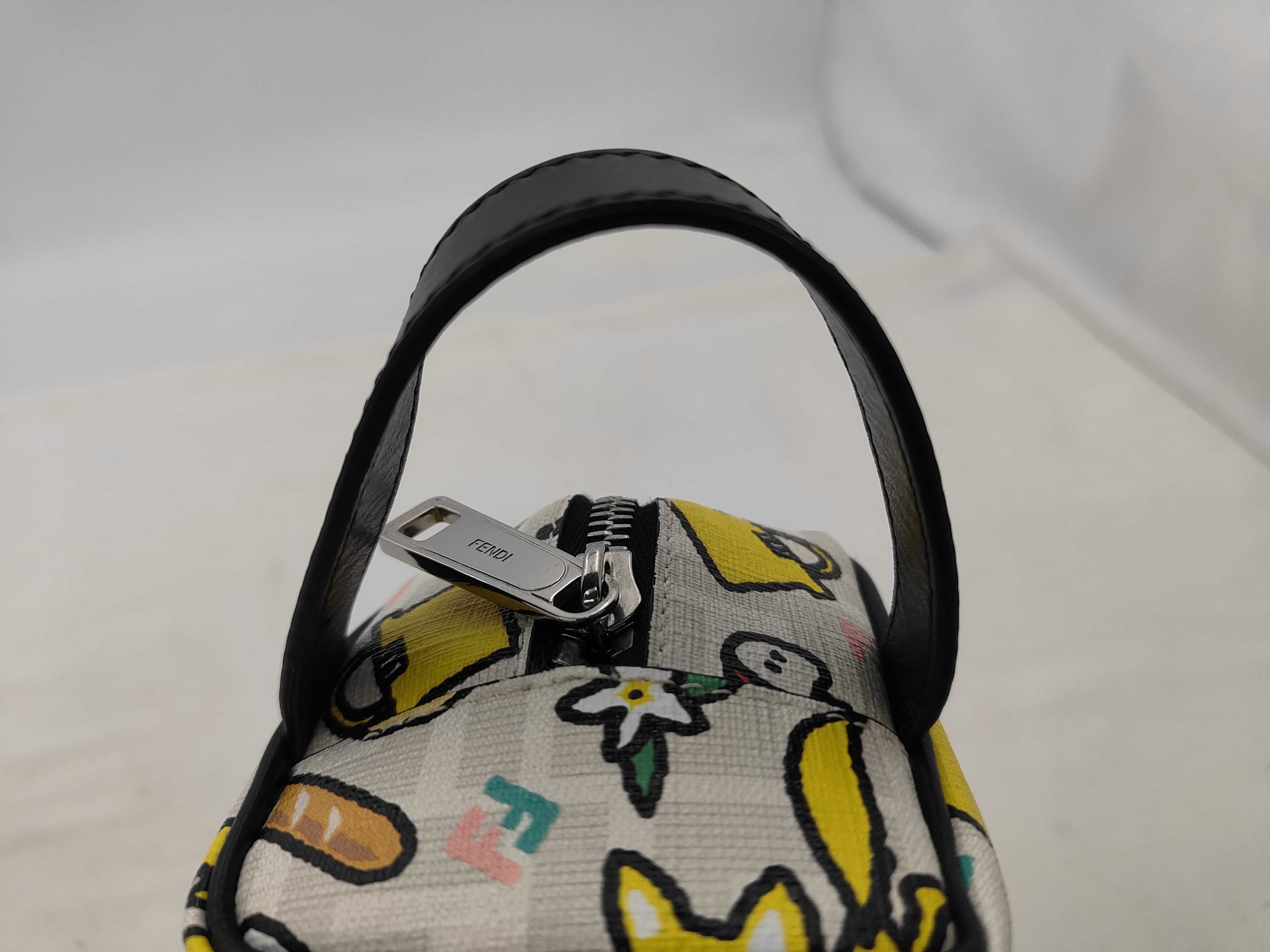 ZUCCA PVC x Leather White 7N0151 Taro Out Collaboration Pouch Second Bag — view 3