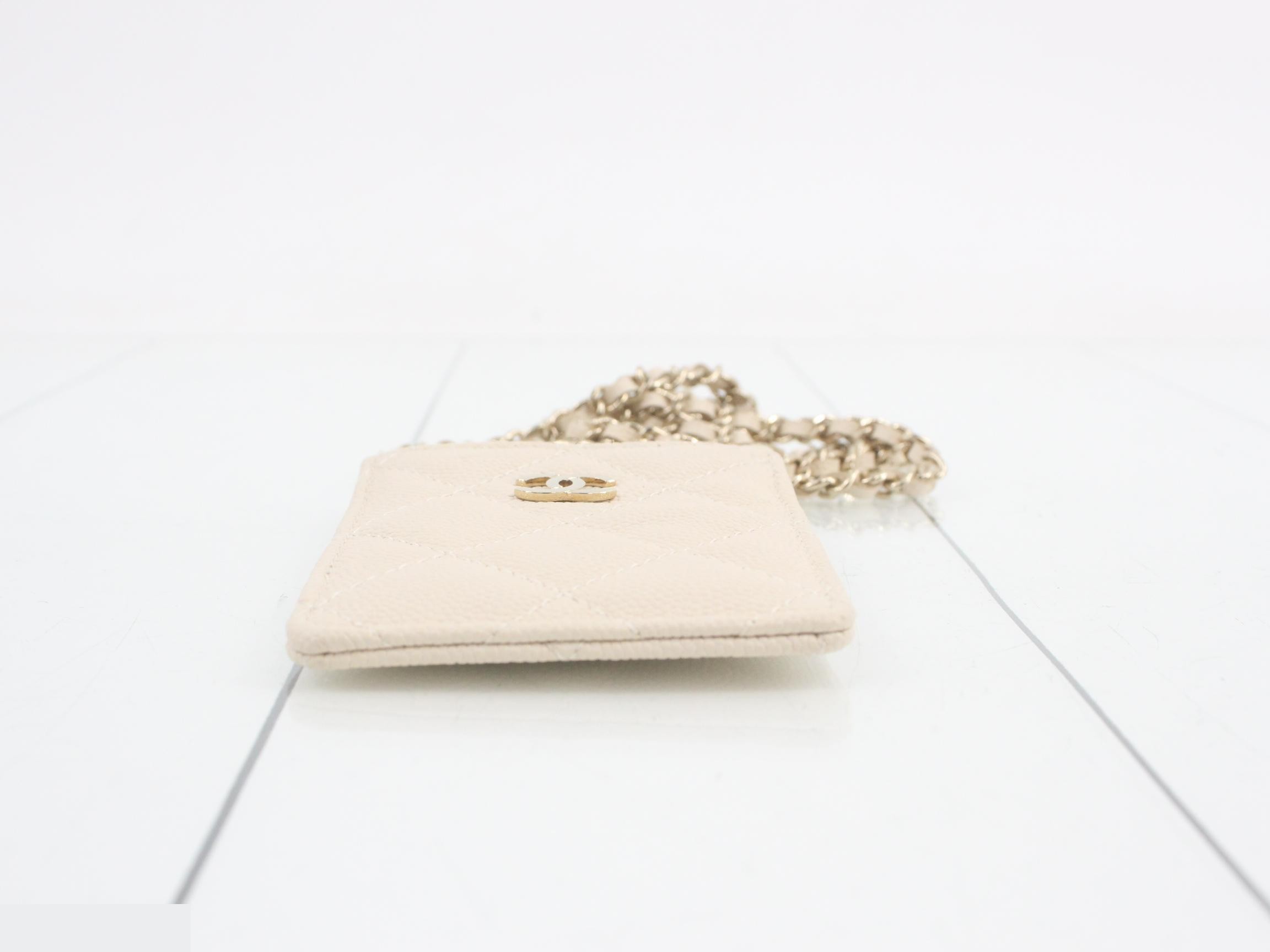 Matelassé card case — view 3