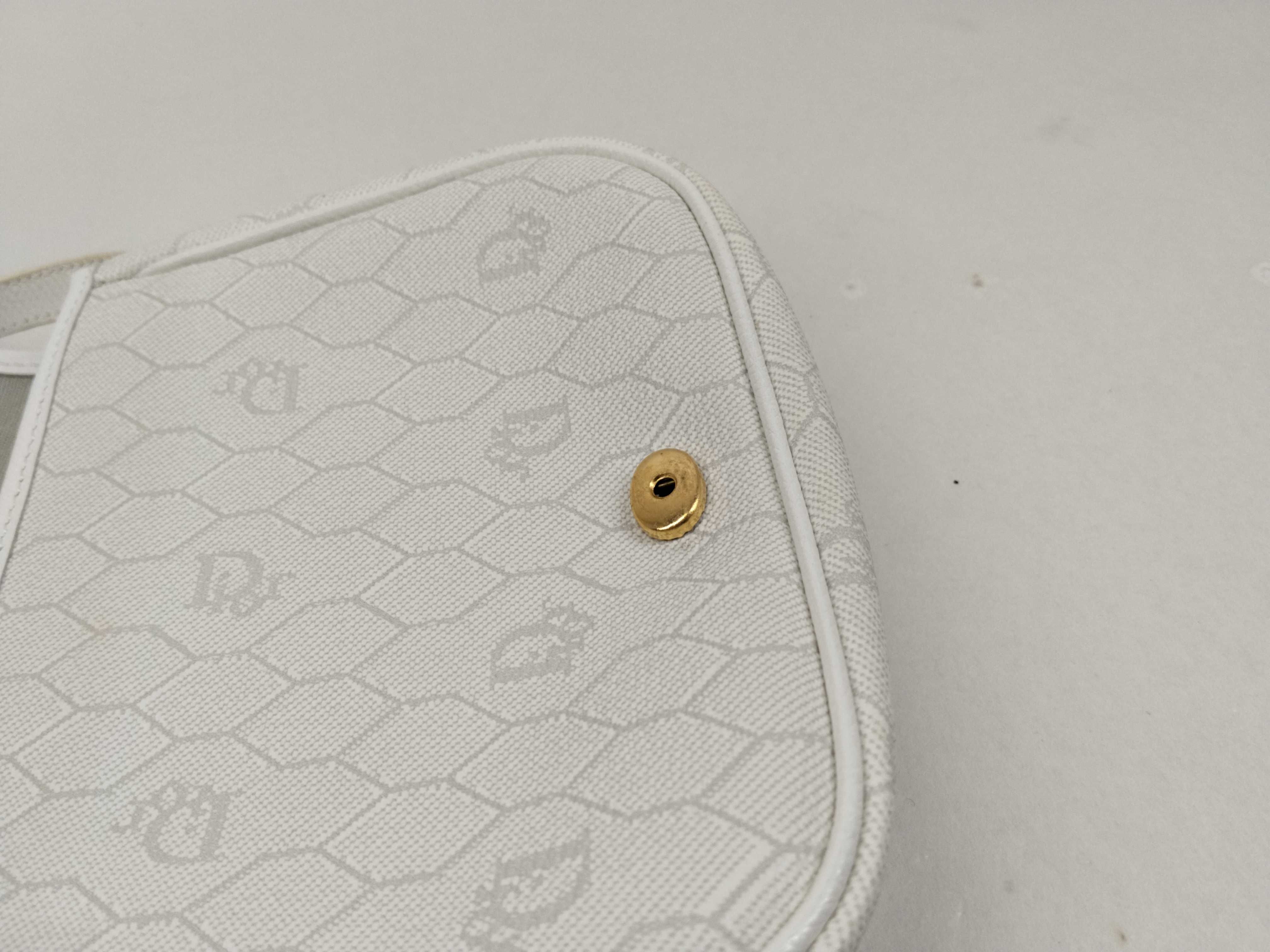 Honeycomb Pattern Shoulder Bag (White) — view 8