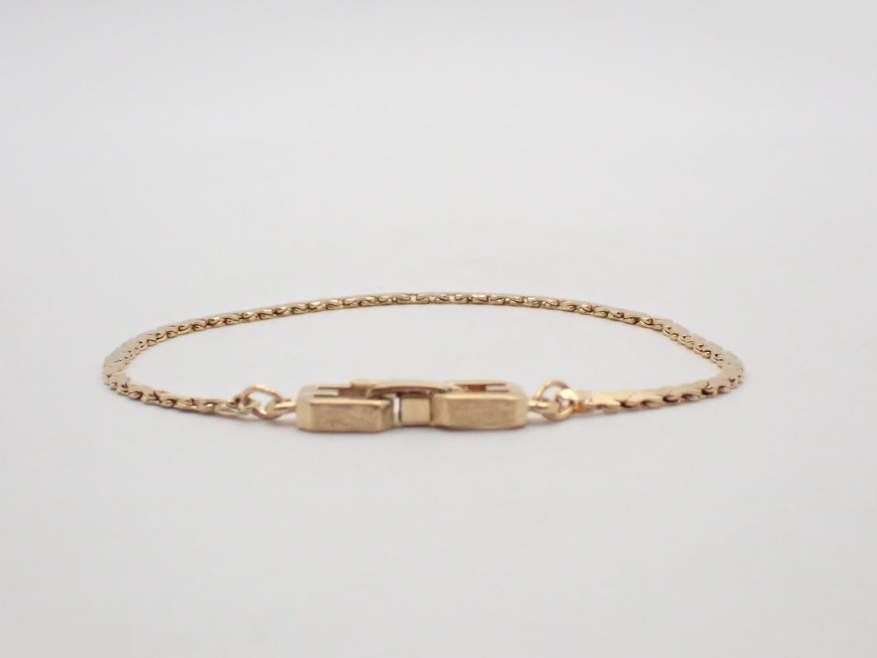 Other lines: Precious metal bracelets and bangles (metal), wrist circumference approximately 18 cm. — view 2