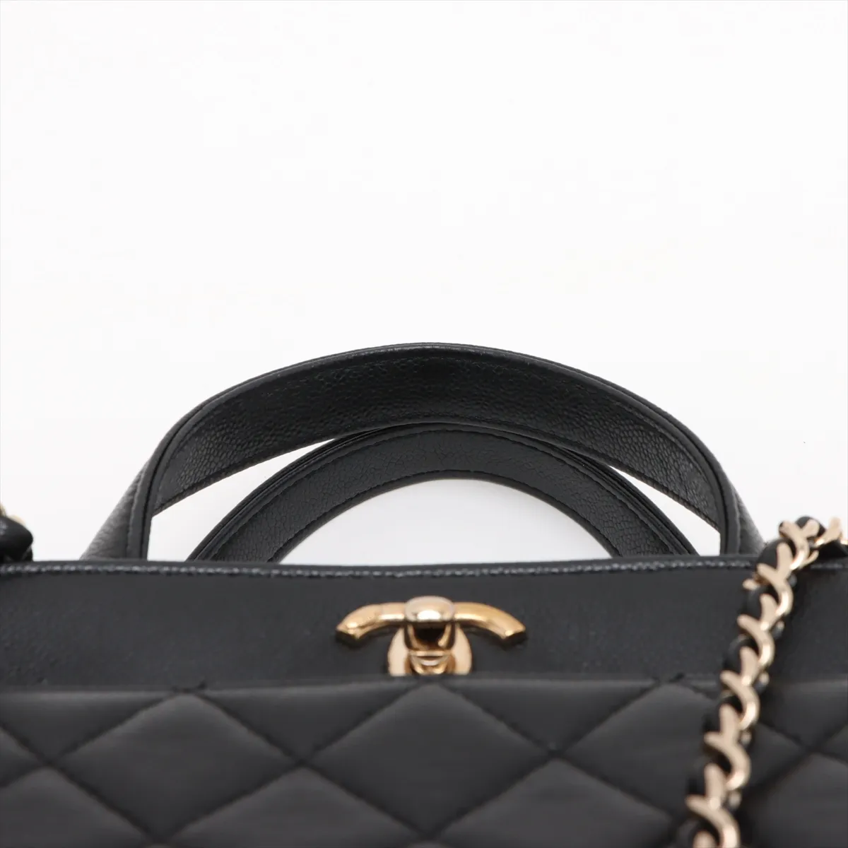 Matelassé Caviar Skin 2-Way Shoulder Bag, Black with Gold Hardware, U4KKHEGL, Random Plate — view 6