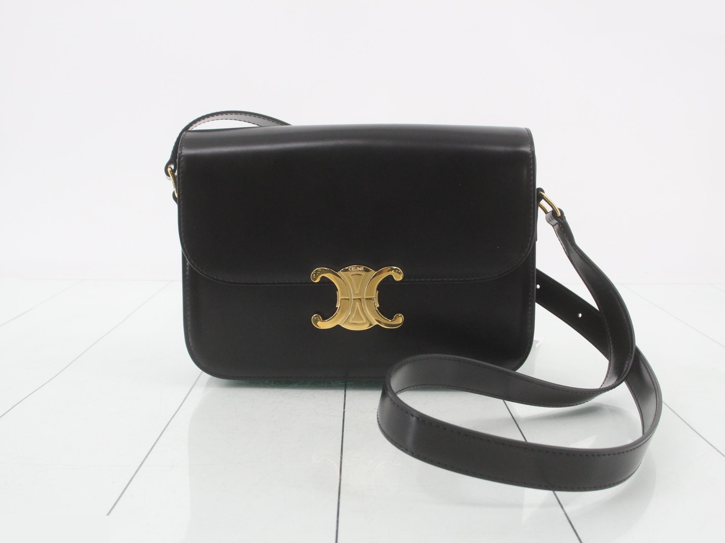 Triomphe Leather Shoulder Bag, Black