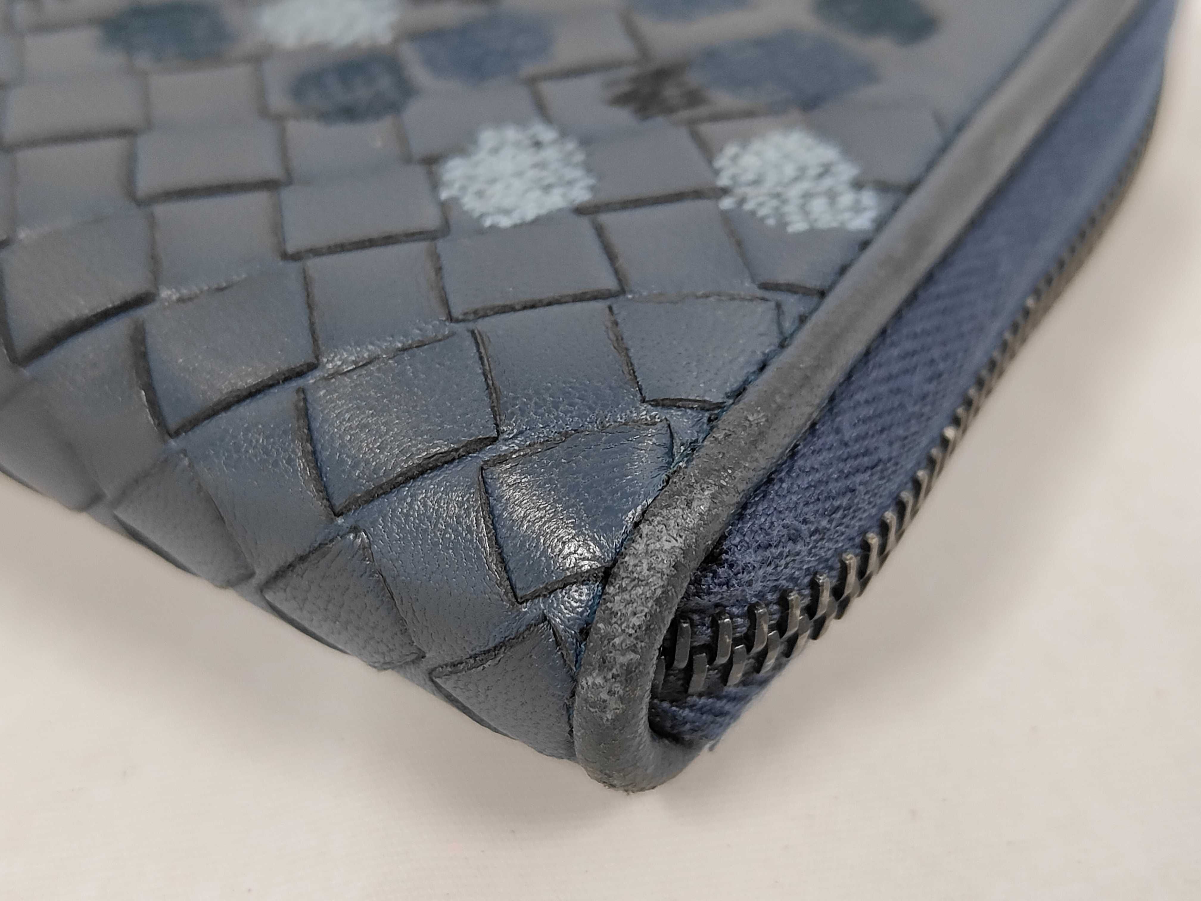 Intrecciato Long Wallet, Round Leather, Navy — view 3