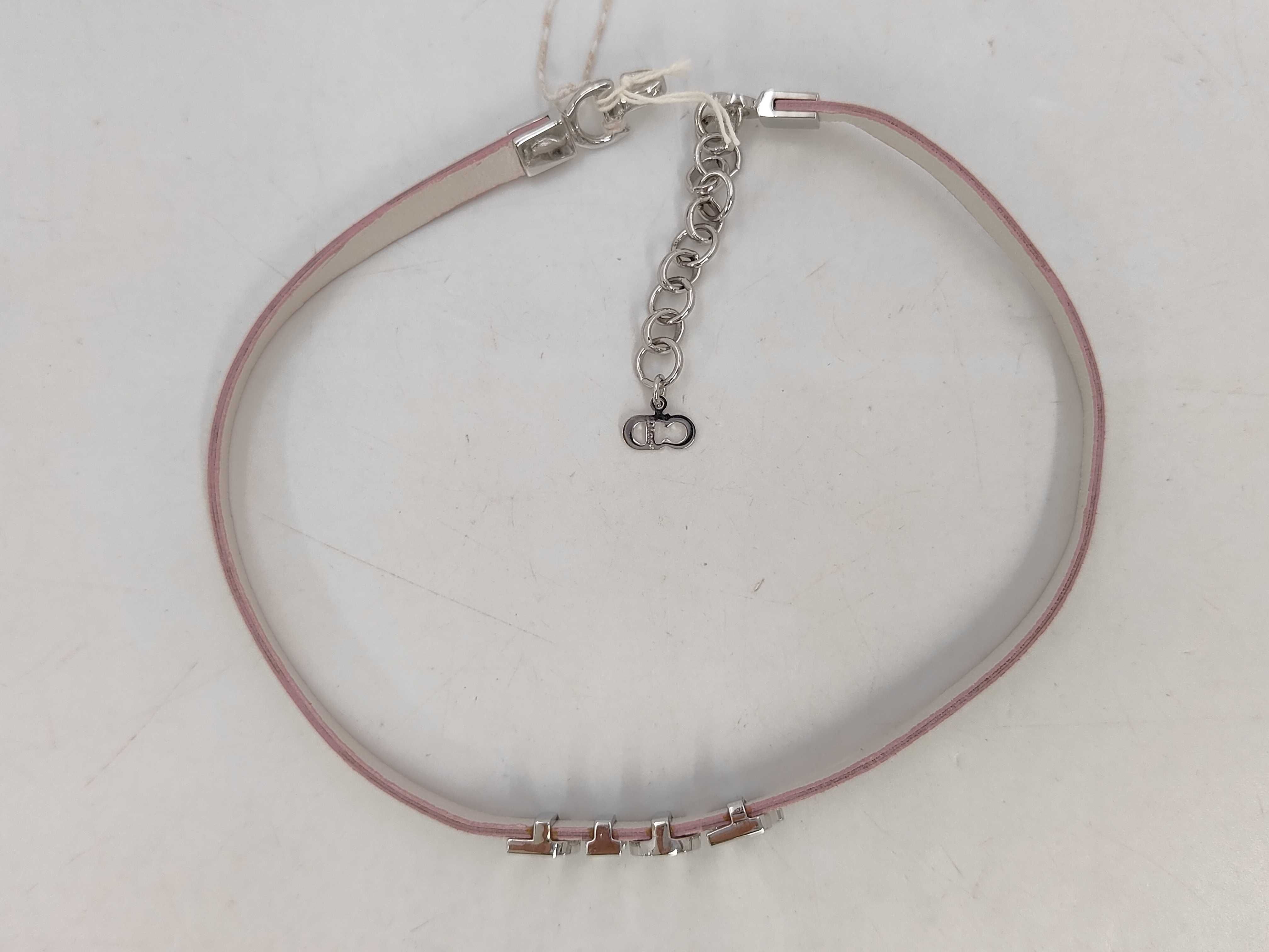 necklace — view 2