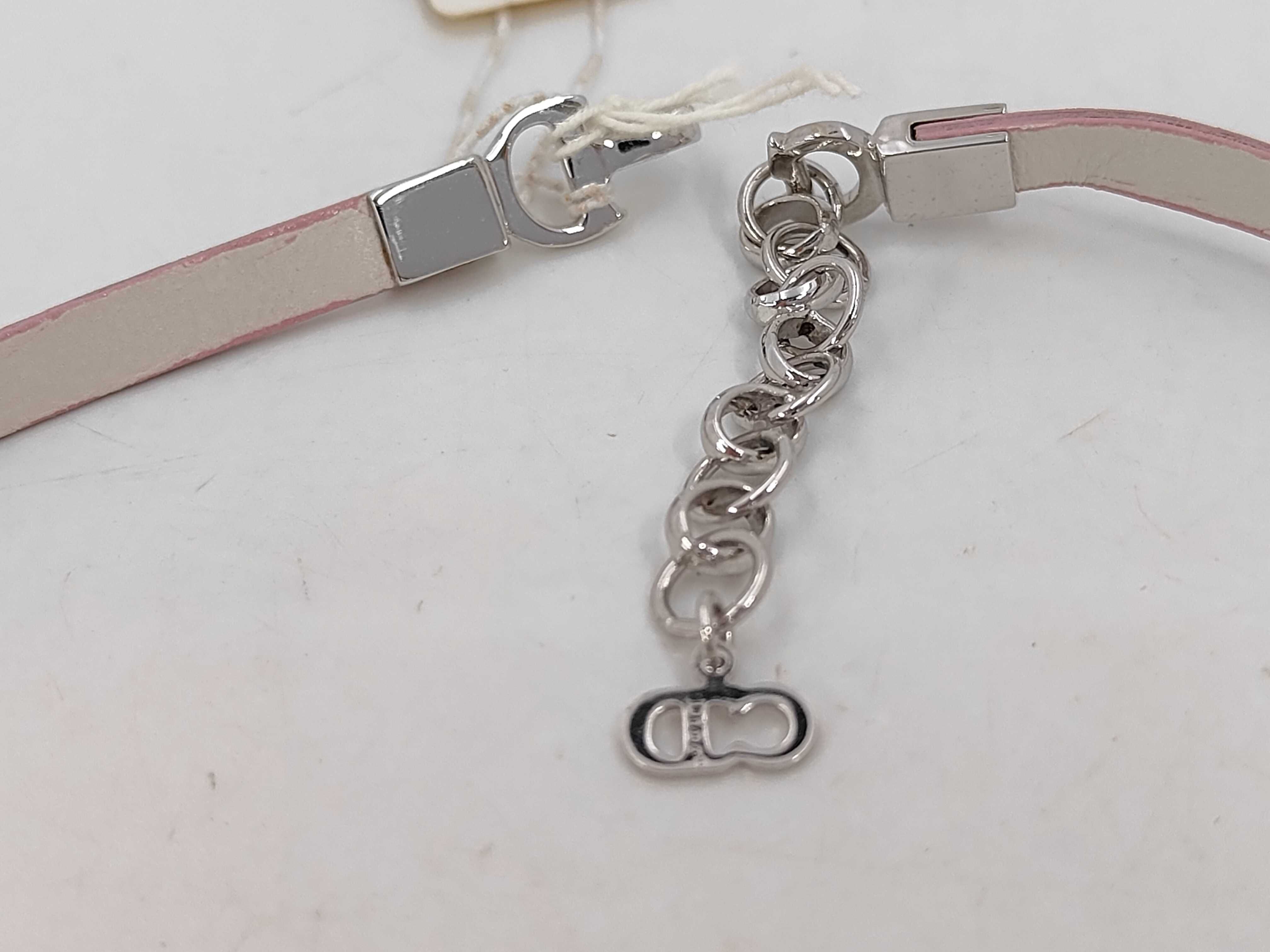 necklace — view 3