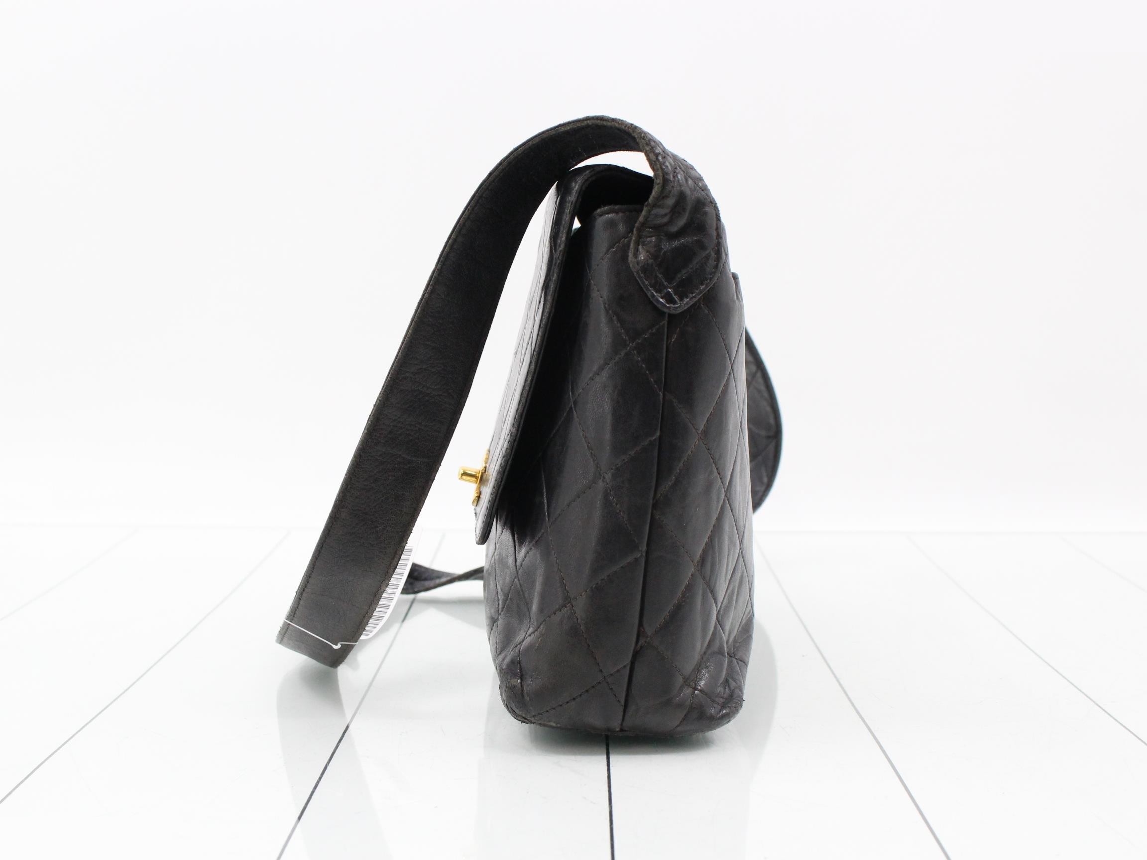 One-Shoulder Turnlock Bag — view 3