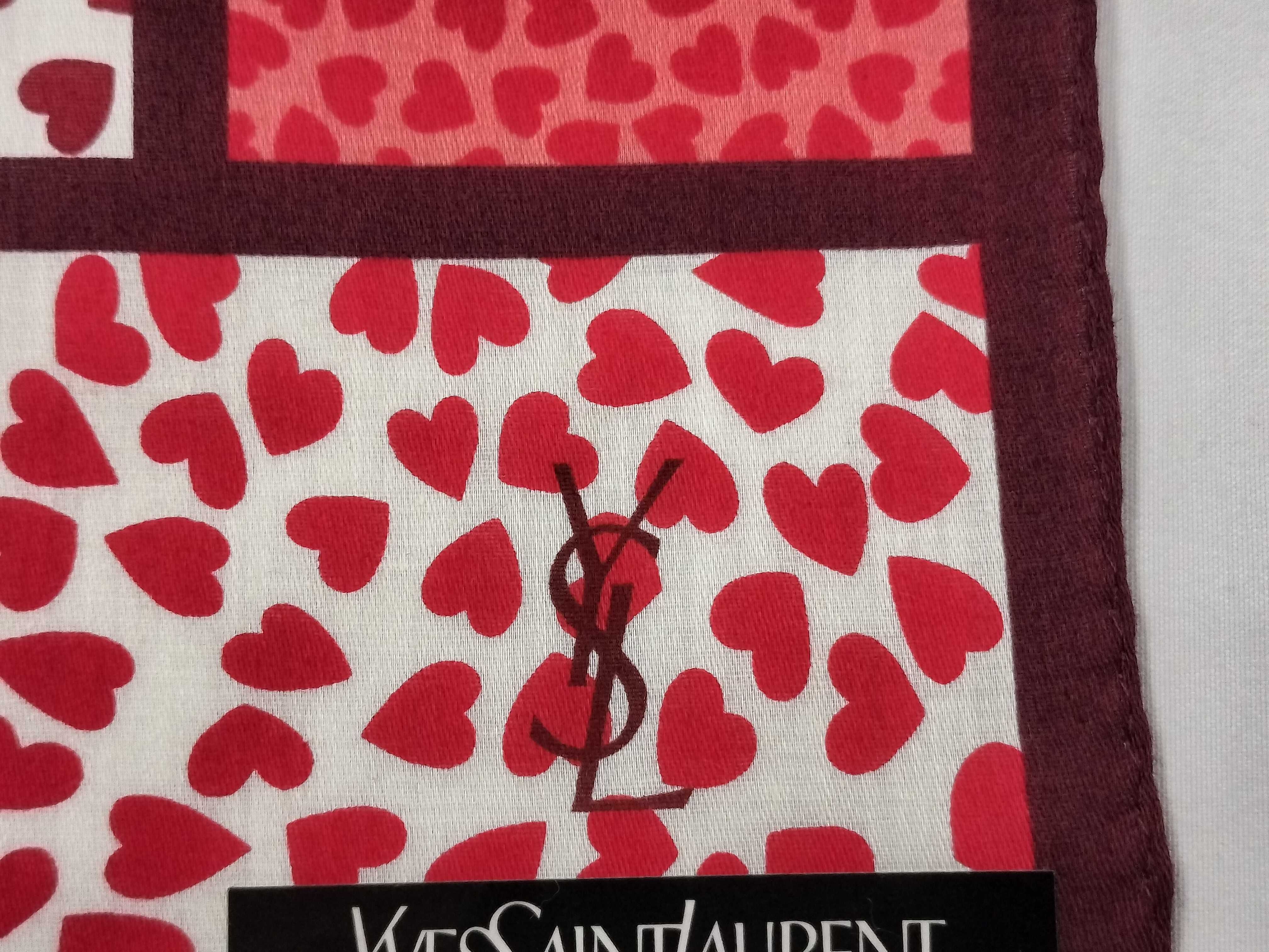 handkerchief/scarf with sticker, heart pattern, and other accessories. — view 5