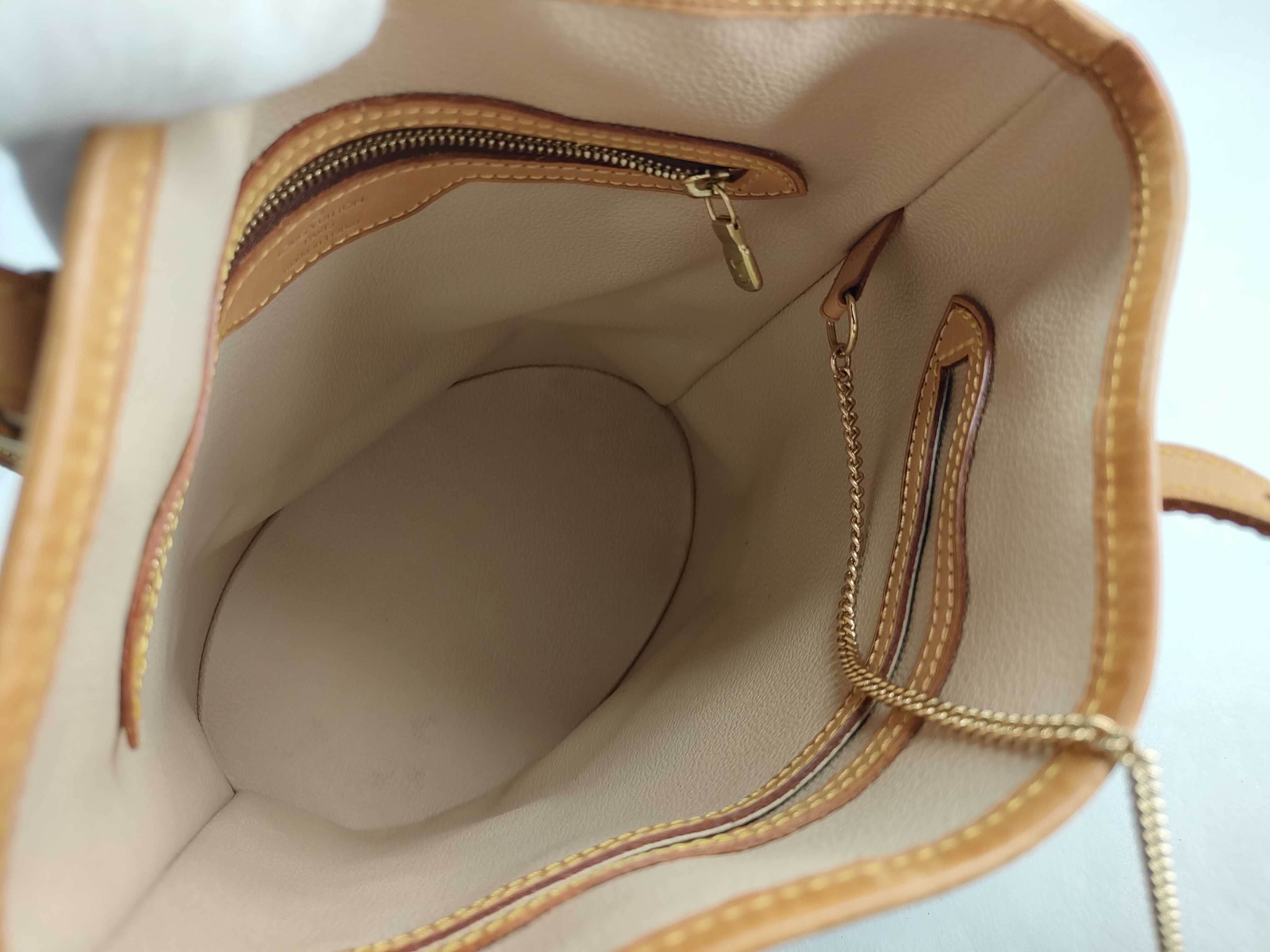 Monogram Tote Bag (Bucket PM, Petite Bucket) - No stickiness. — view 9