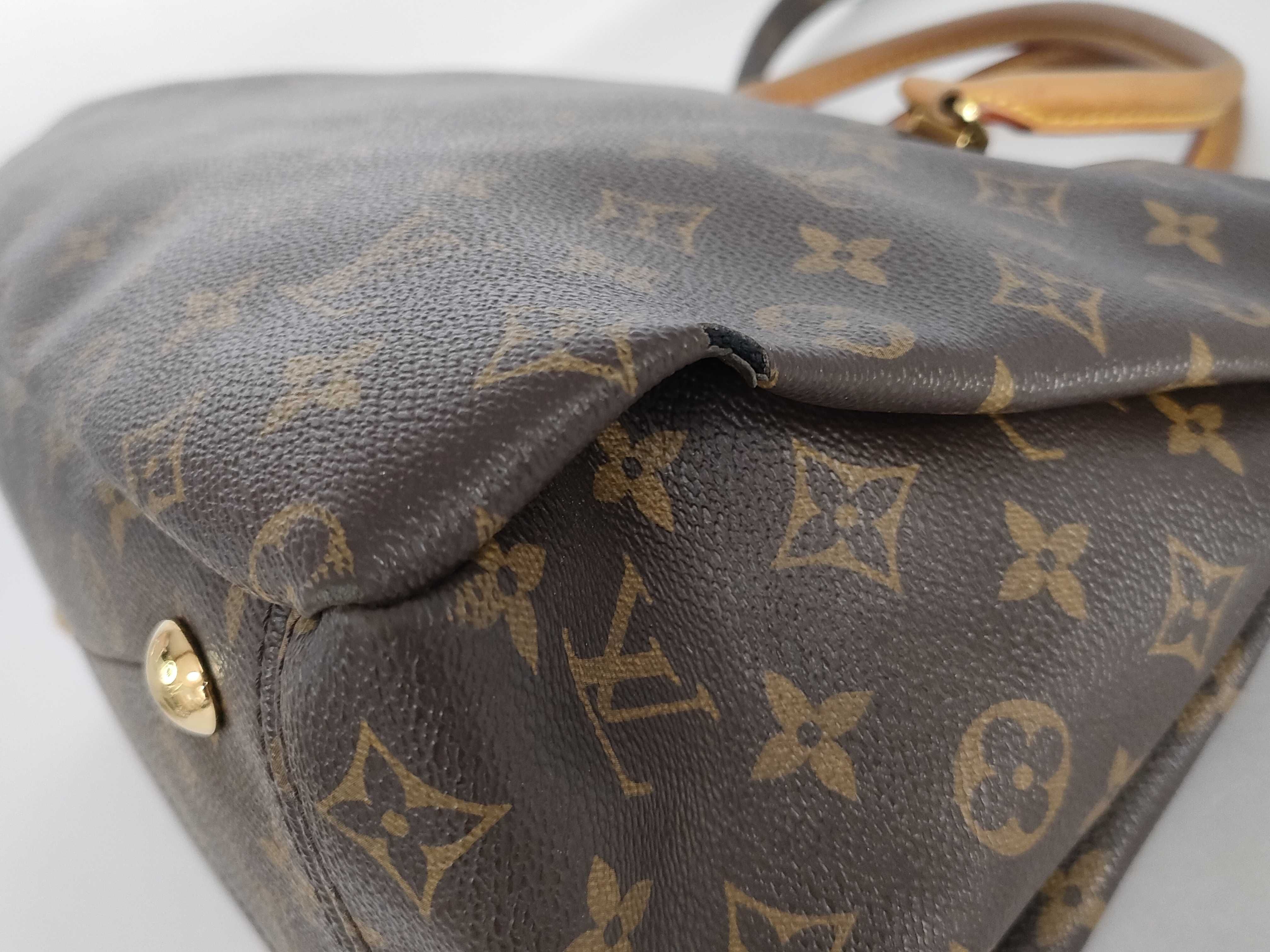 Monogram Vuitton Monogram Pallas MM M41175 Handbag — view 9