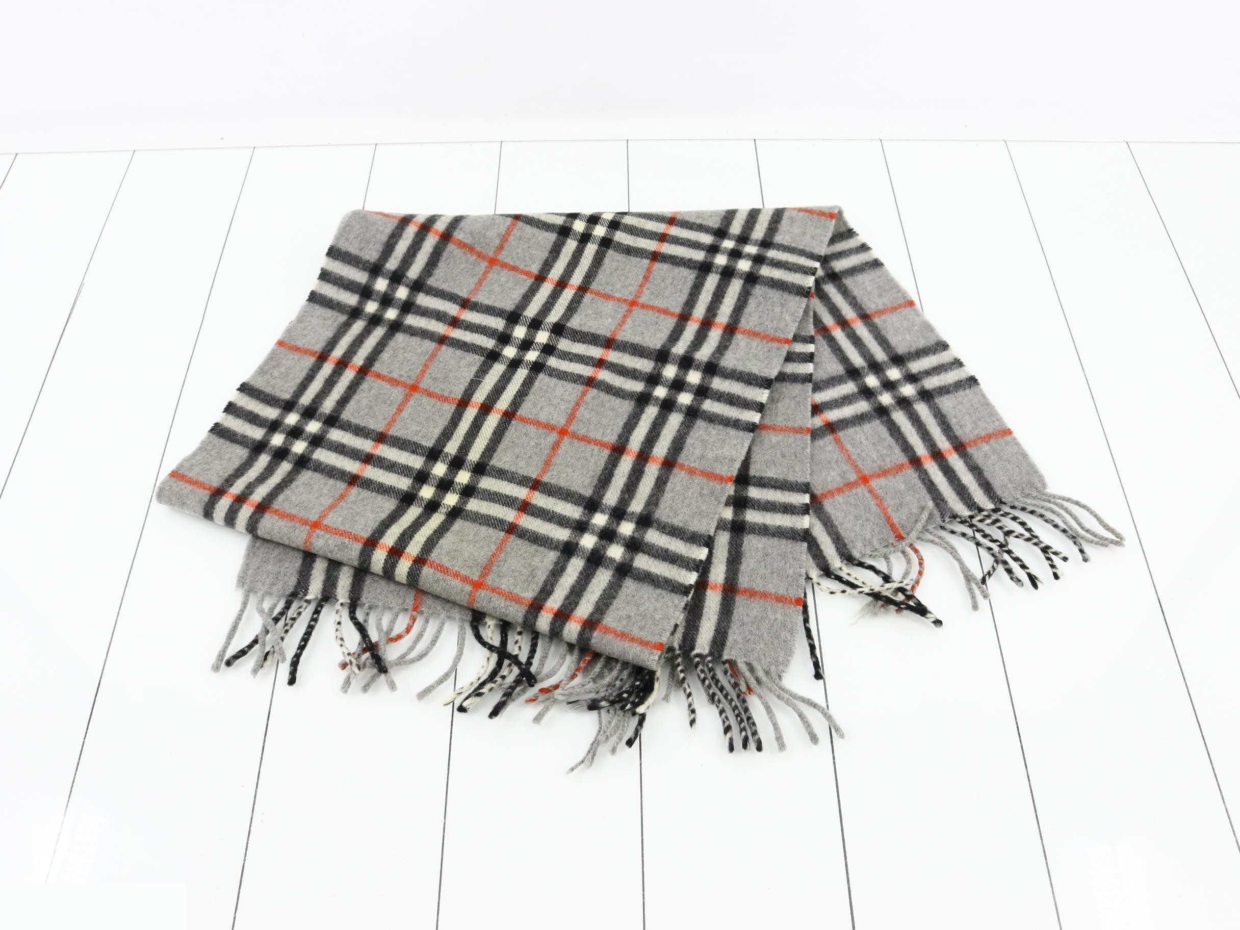 Other lines: Small items, accessories, and scarves — view 3