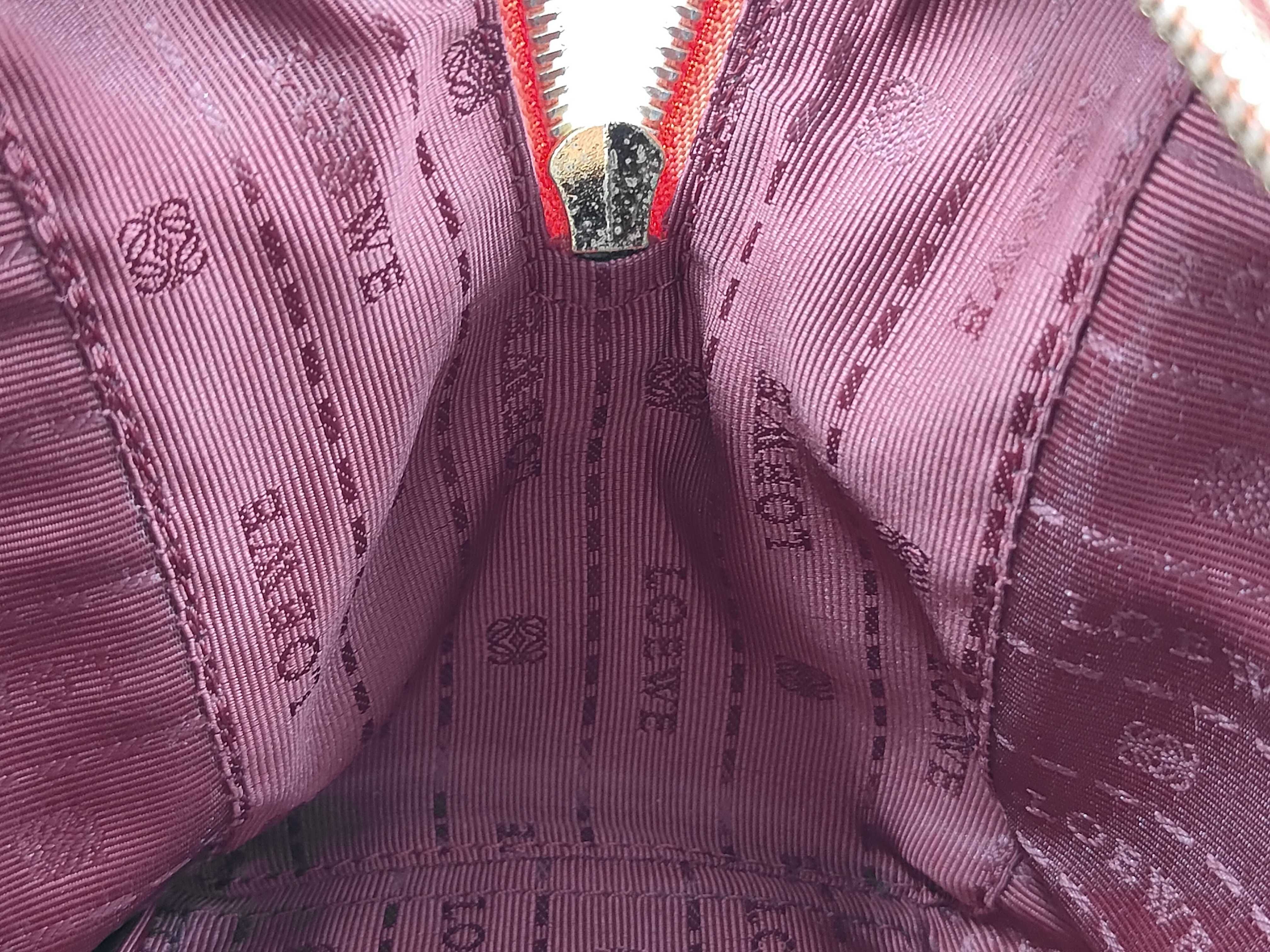 tote bag with box — view 13