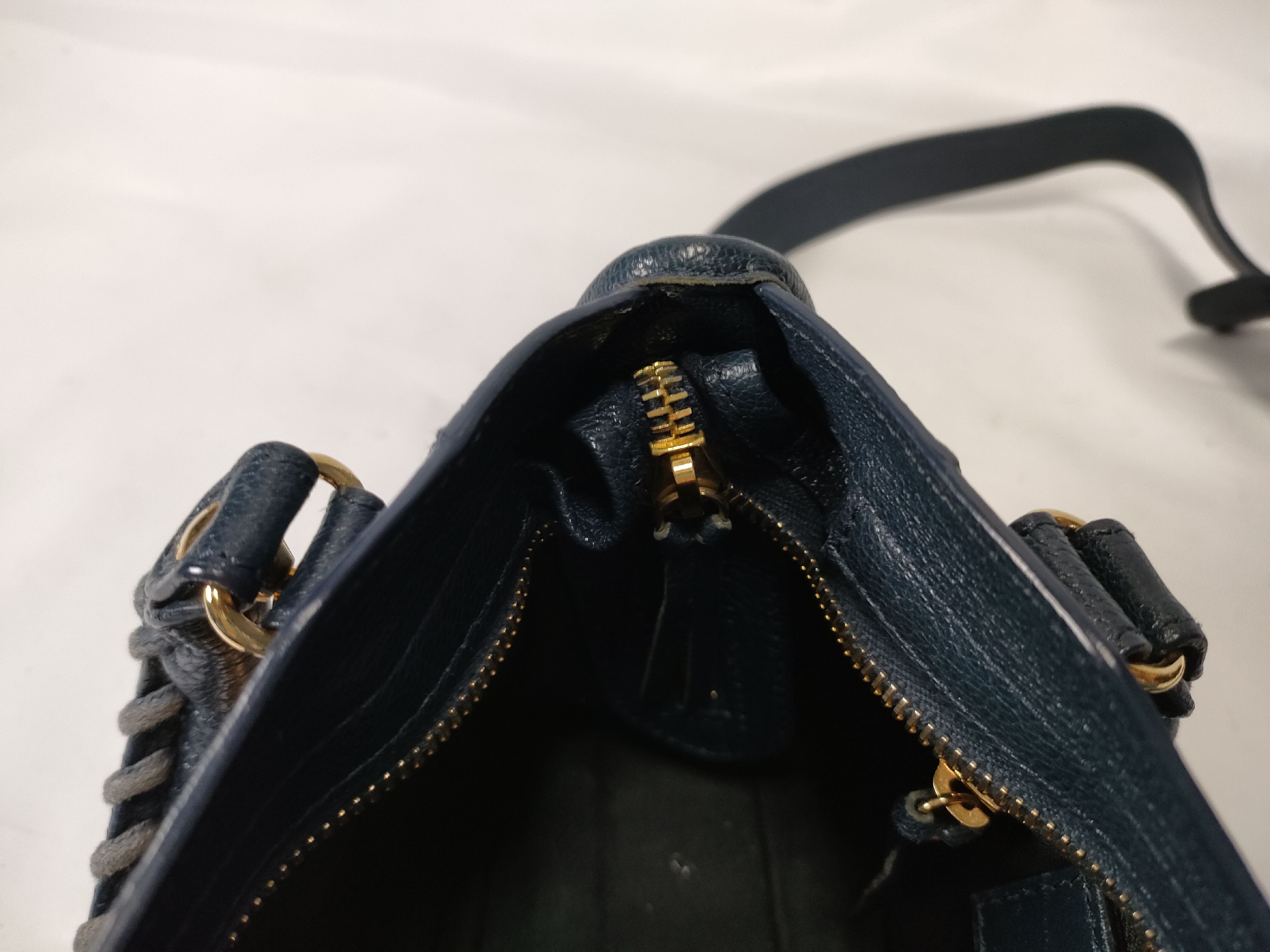Classic Metal Edge City Leather 2-Way Handbag, Navy, 390160 (Handbag) — view 13