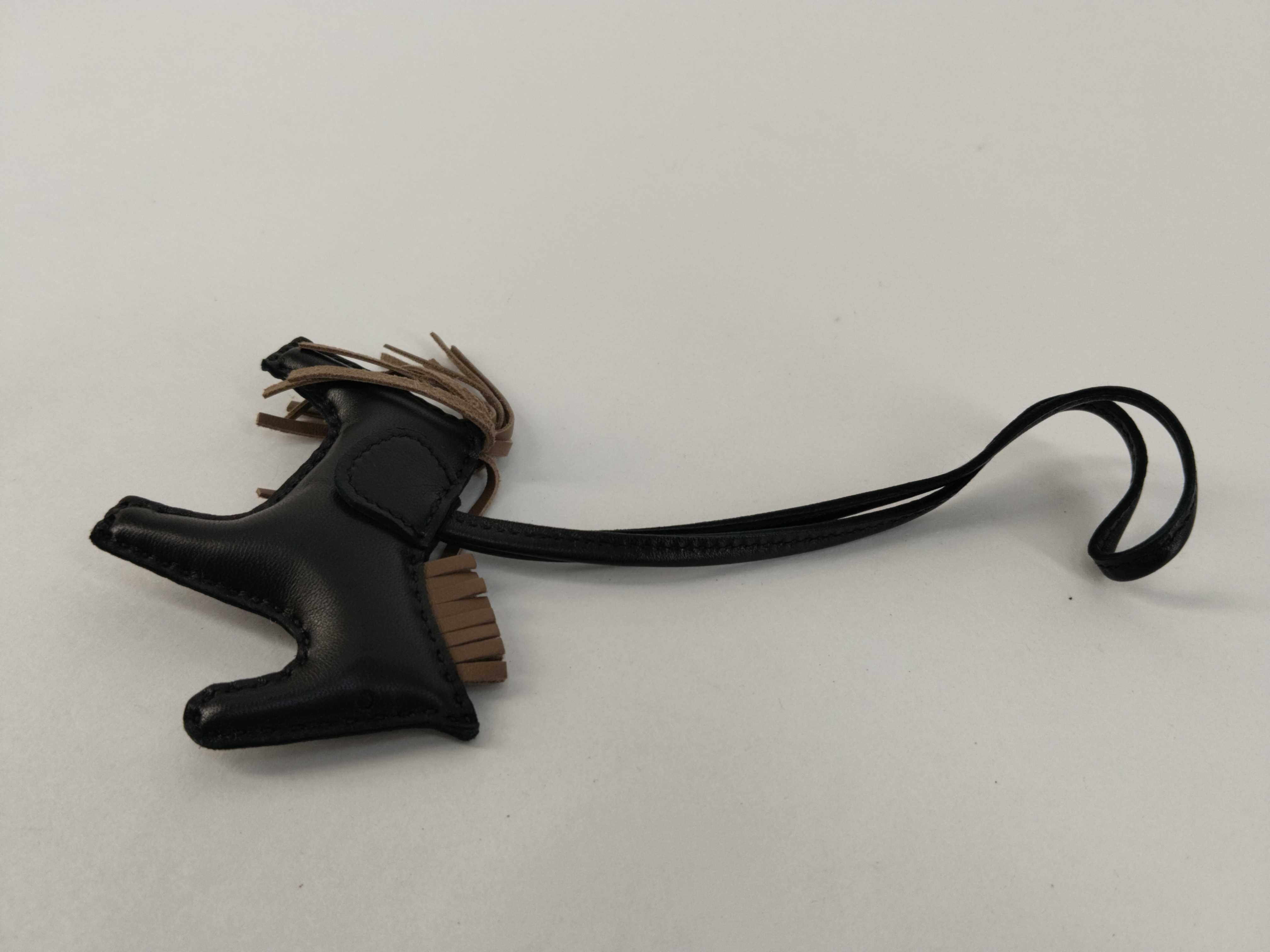 Rodeo Charm (Black) — view 3