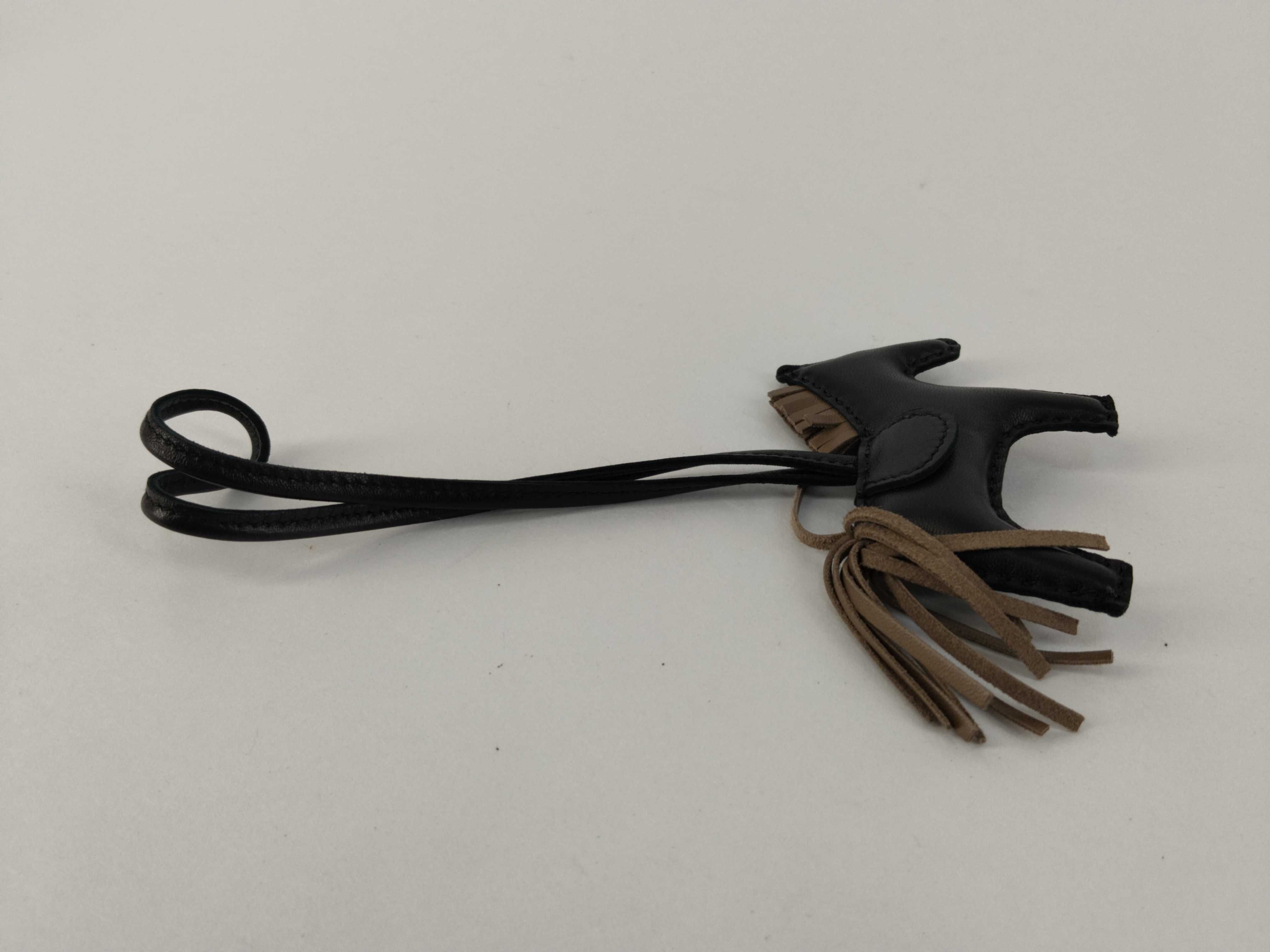 Rodeo Charm (Black) — view 4