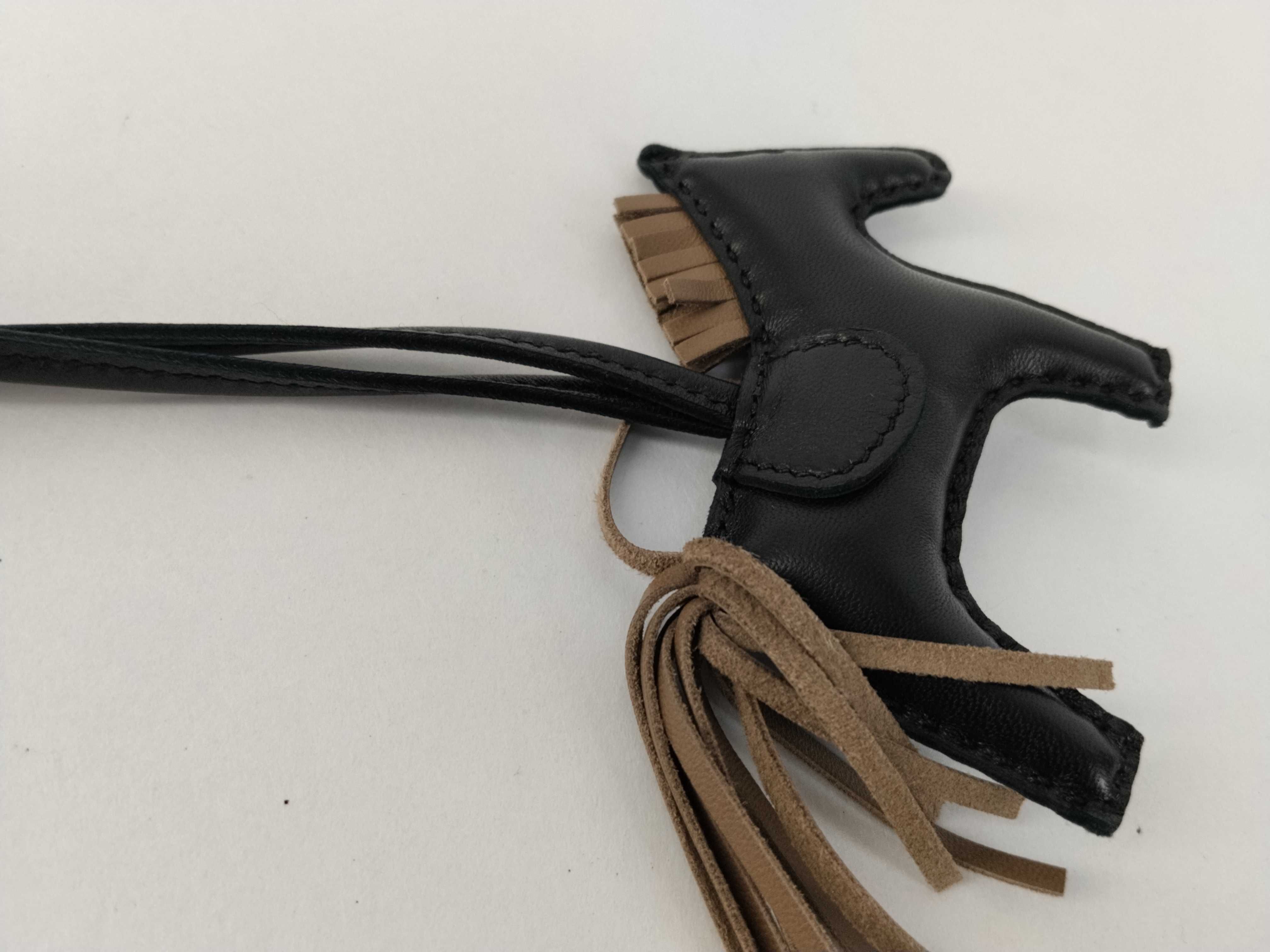 Rodeo Charm (Black) — view 6