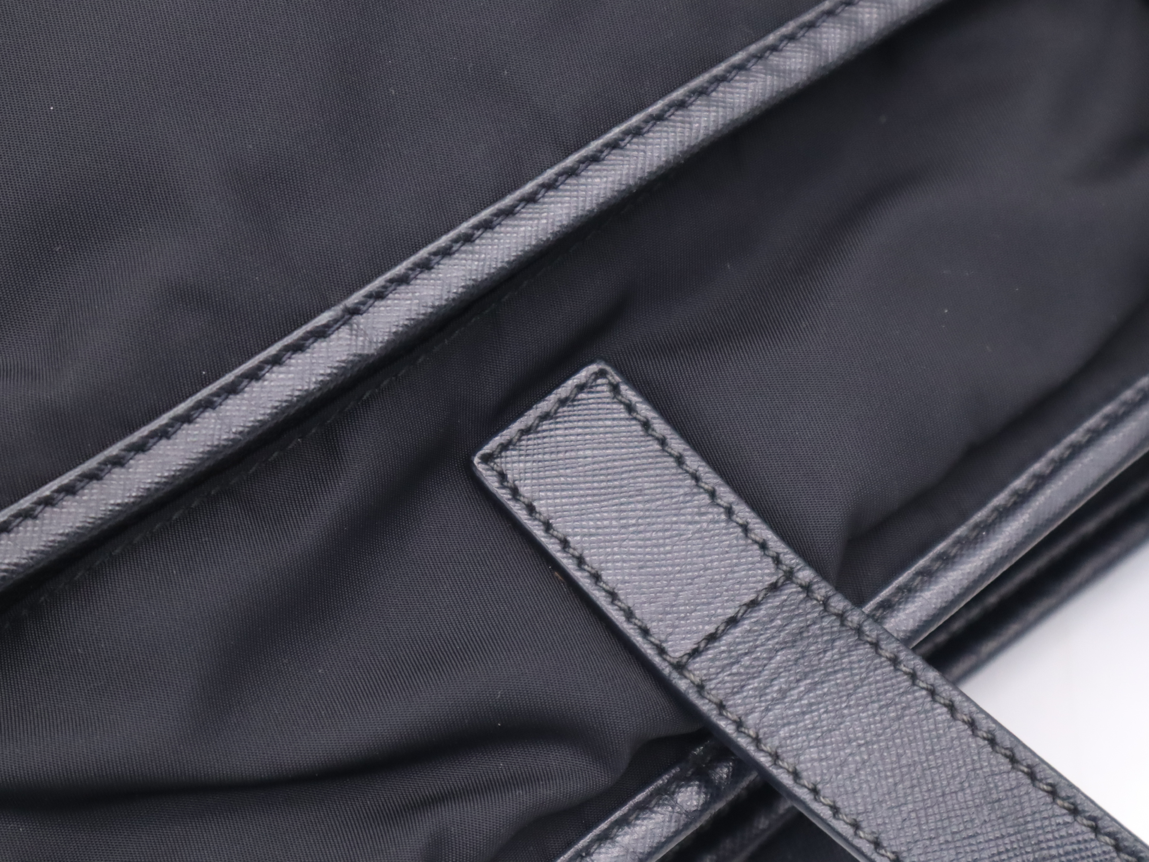 VA0860 Nylon x Leather Triangle Logo Black Silver Hardware Tote Bag with Shoulder Strap and Card Holder — view 7