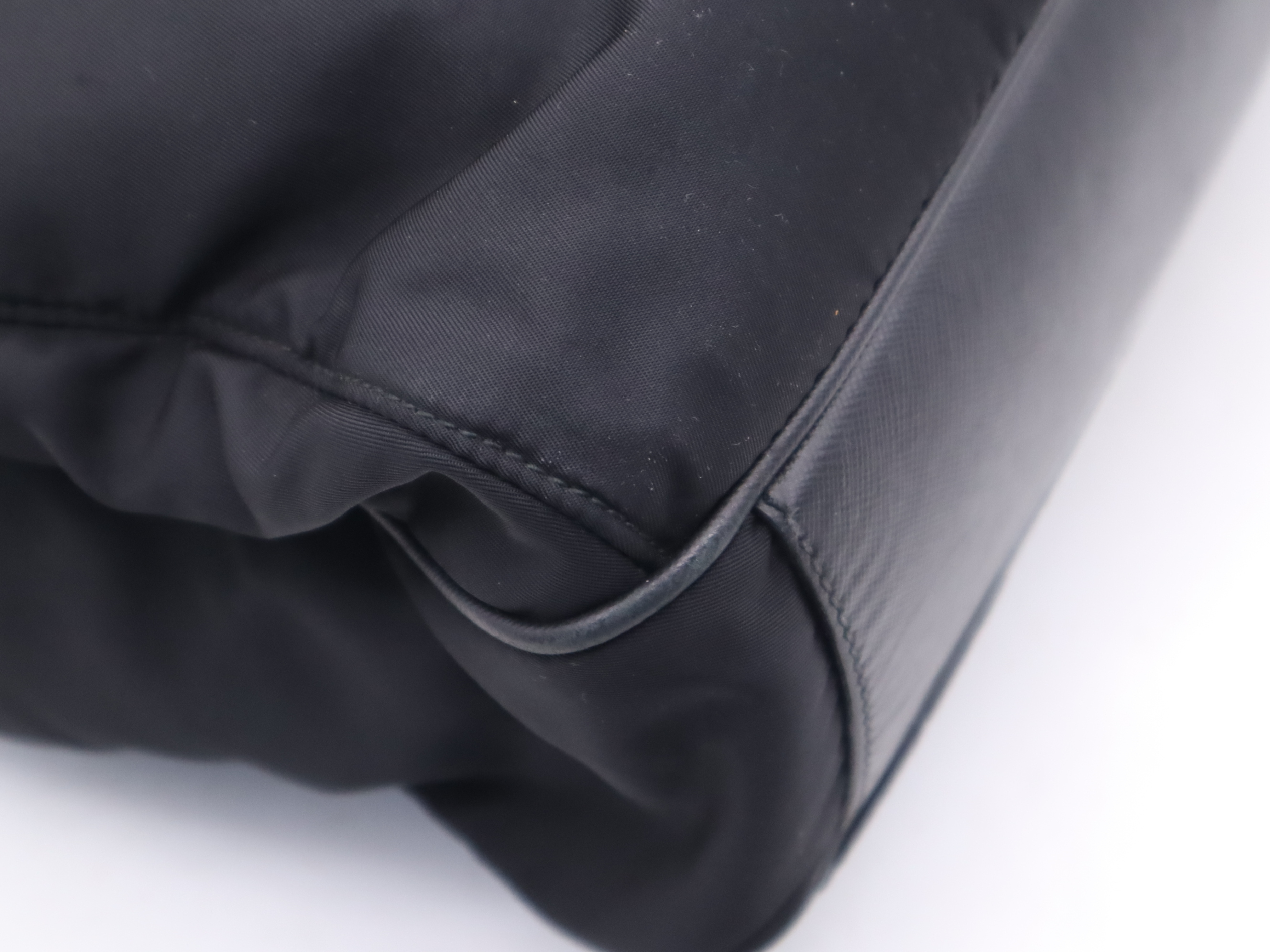VA0860 Nylon x Leather Triangle Logo Black Silver Hardware Tote Bag with Shoulder Strap and Card Holder — view 10
