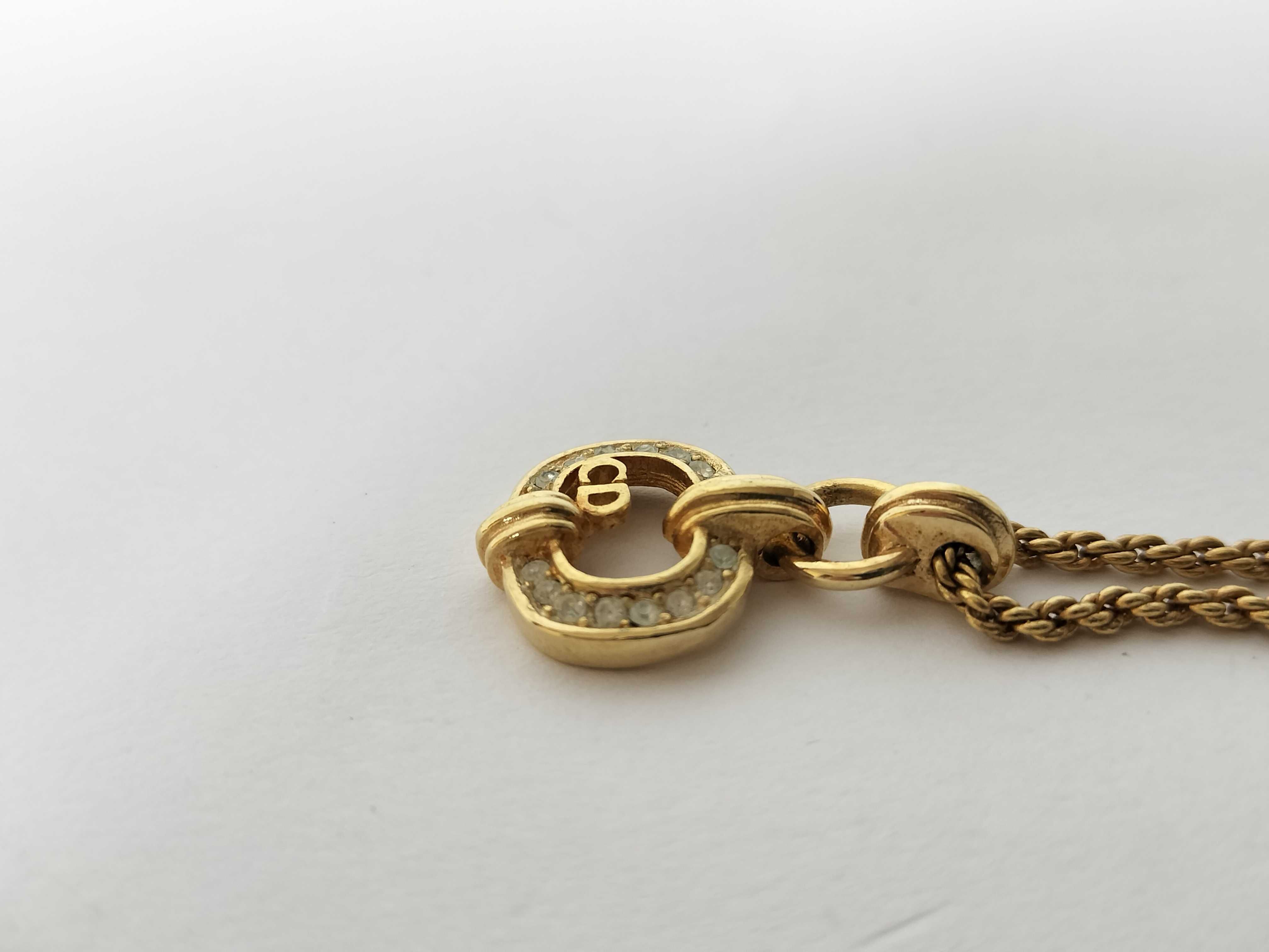necklace — view 3
