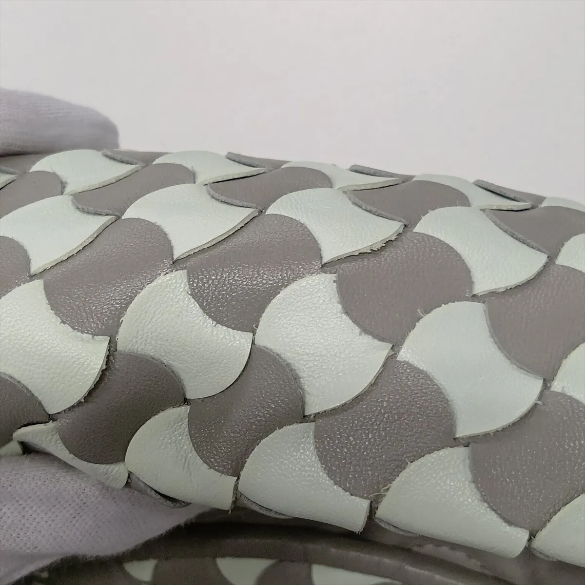 Intrecciato Small Hop Leather Shoulder Bag Green x Gray — view 13
