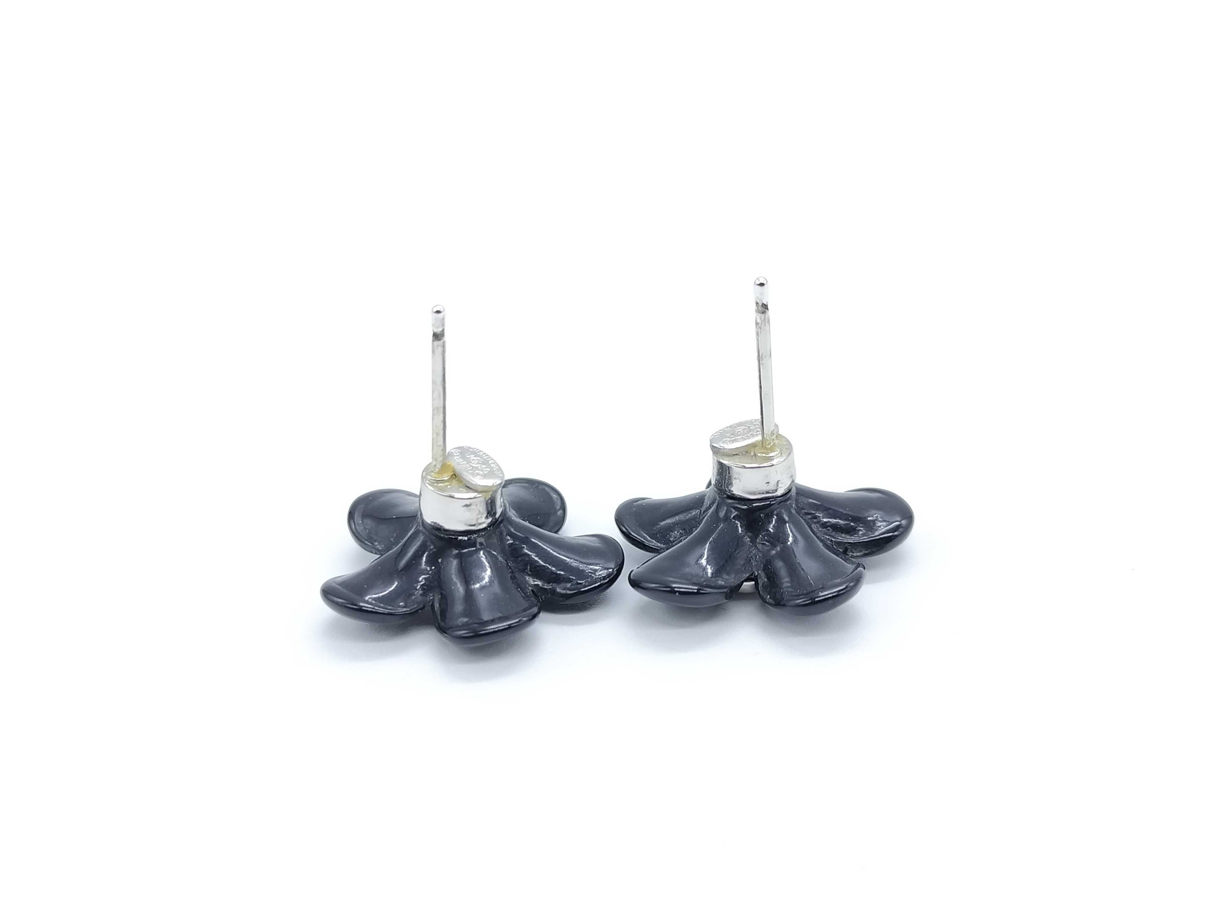 05A Coco Flower Motif Black Earrings — view 4