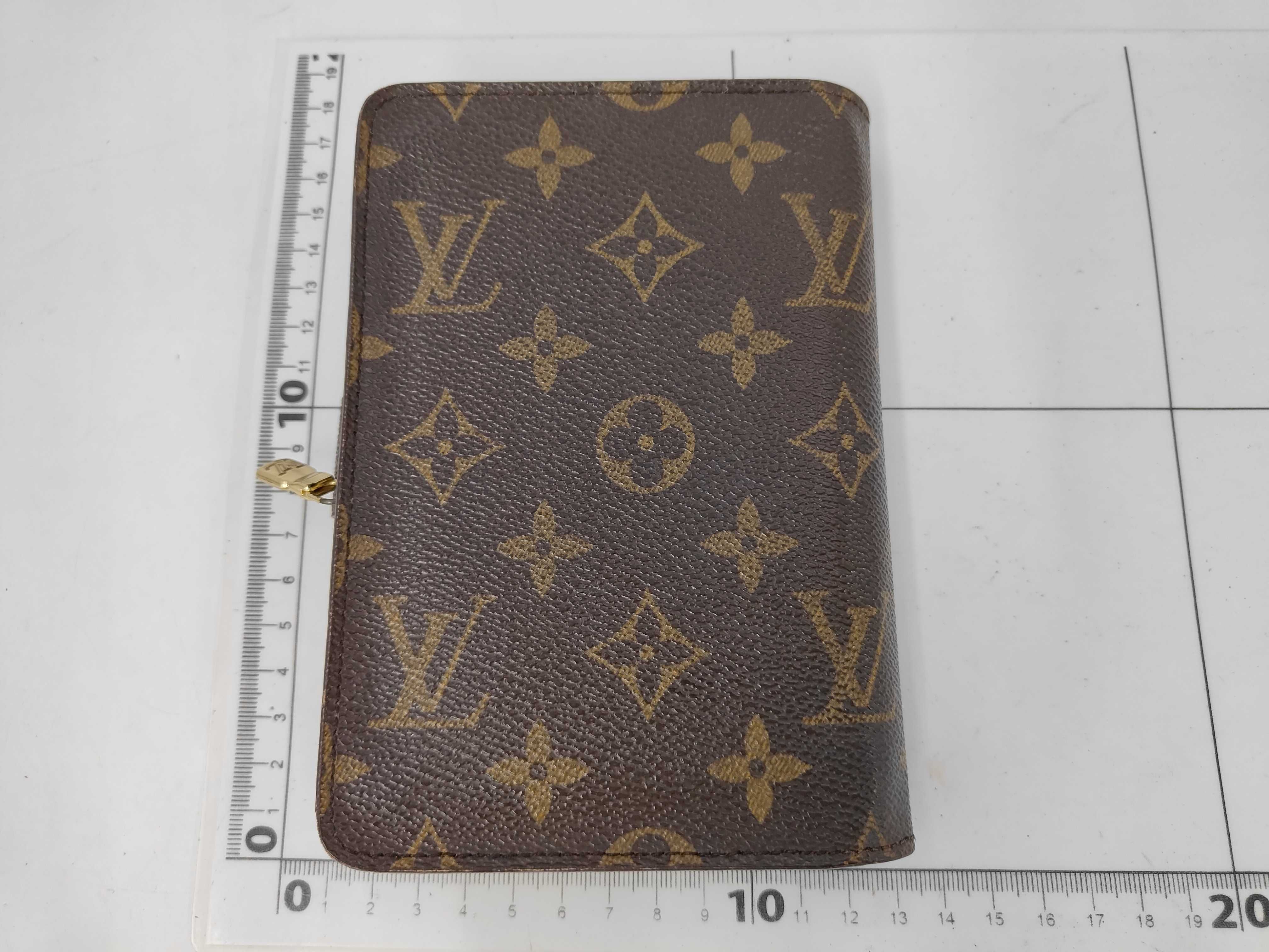 Monogram / Porte Papier Zip / M61207 / Folding Wallet / PVC Wallet — view 2