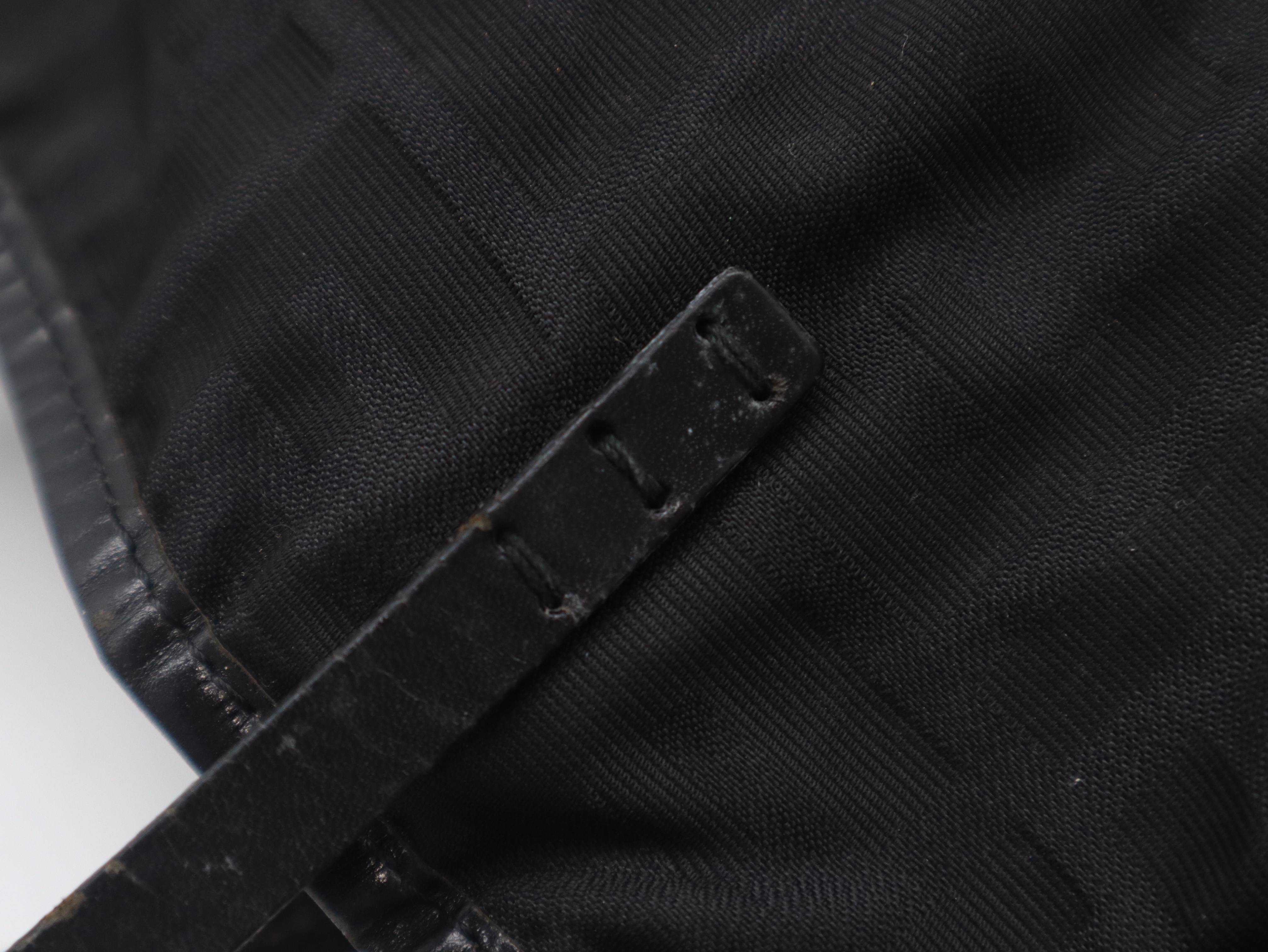 Zucca Tote Bag, Black, with Dust Bag. — view 8