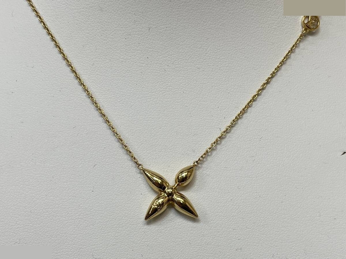 Collier Louisette Flower Charm Necklace, Gold, Weight: 7.14g