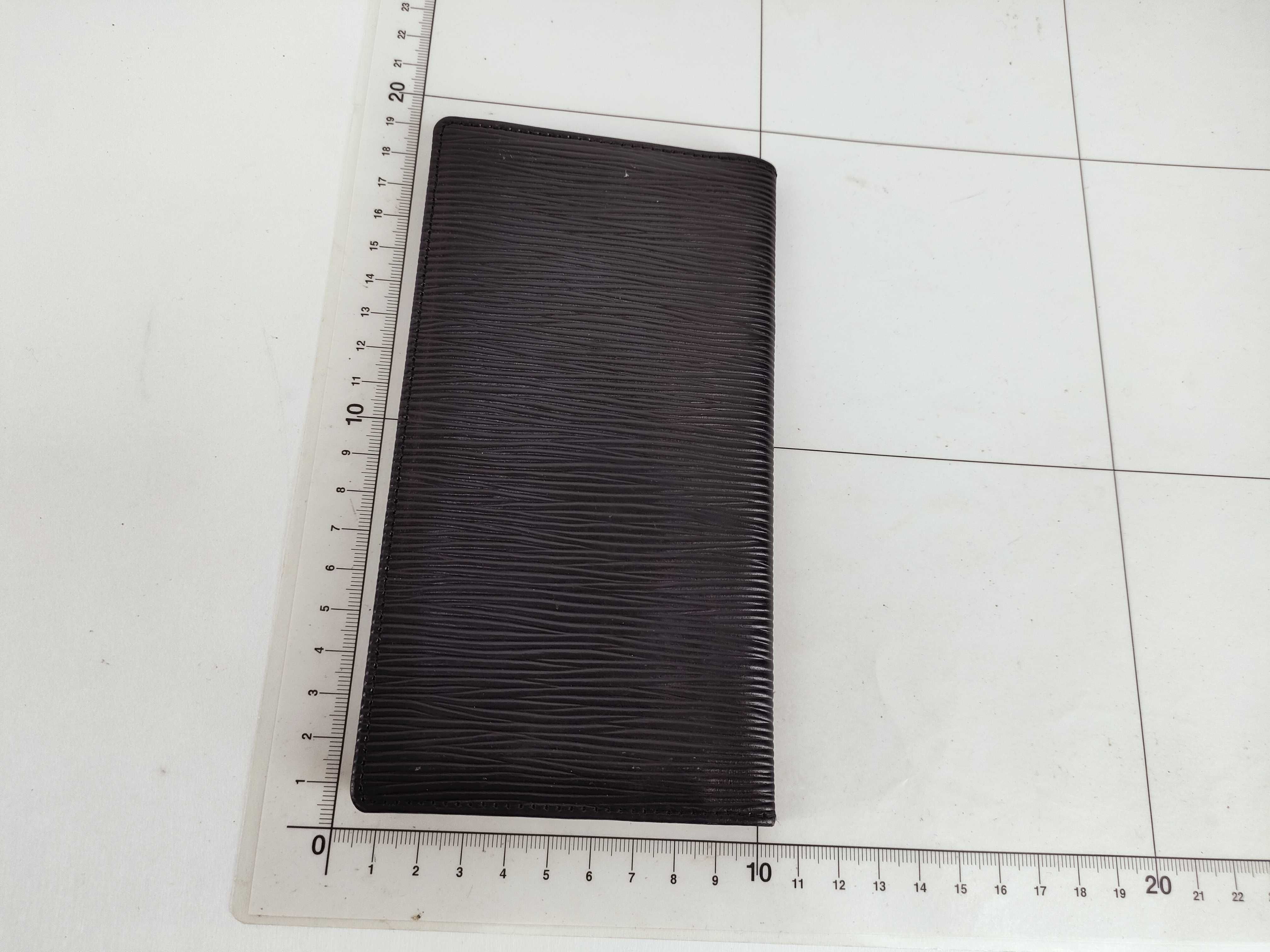 Epi LV Billfold Louis Vuitton Wallet — view 2