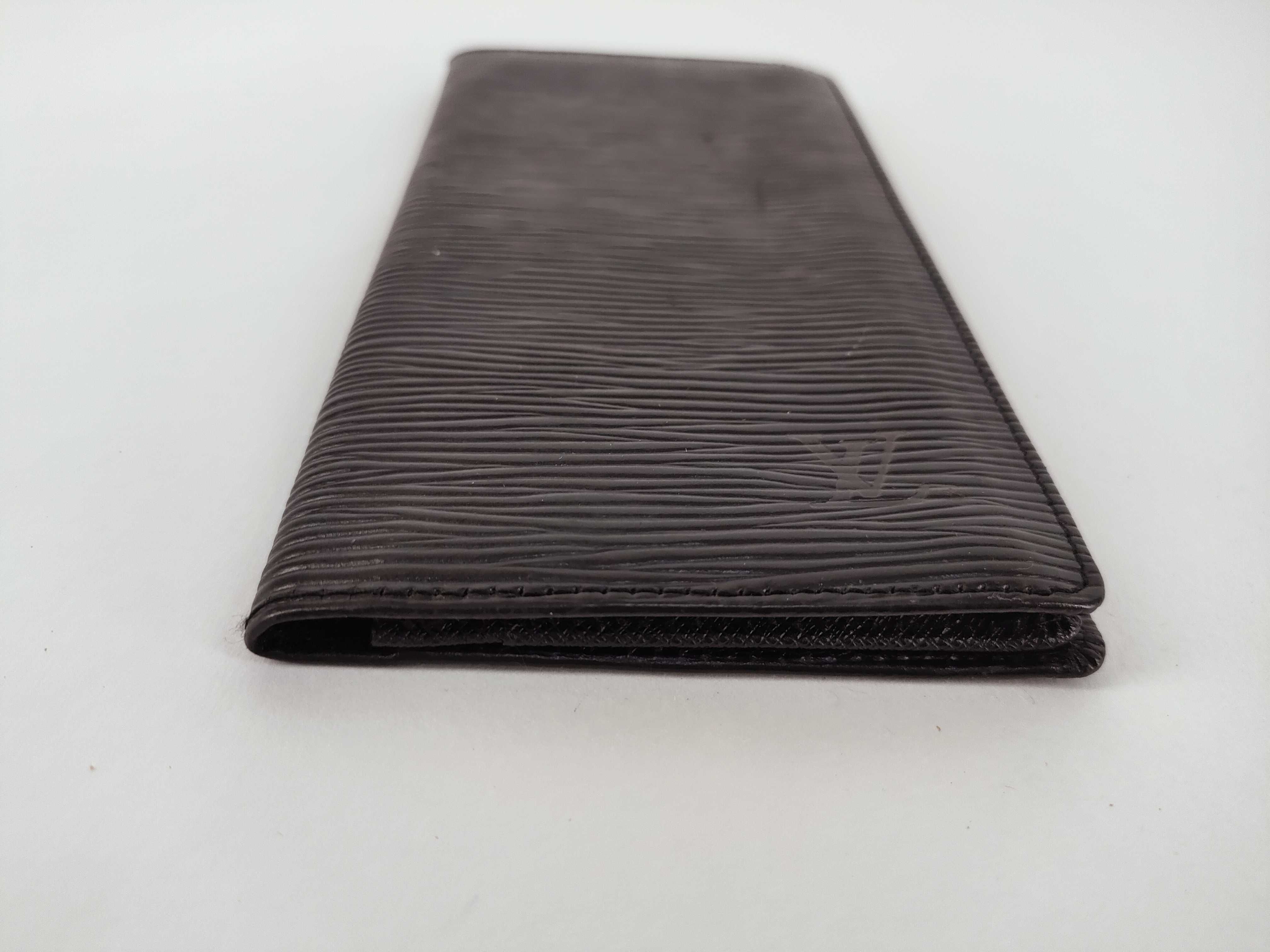 Epi LV Billfold Louis Vuitton Wallet — view 4