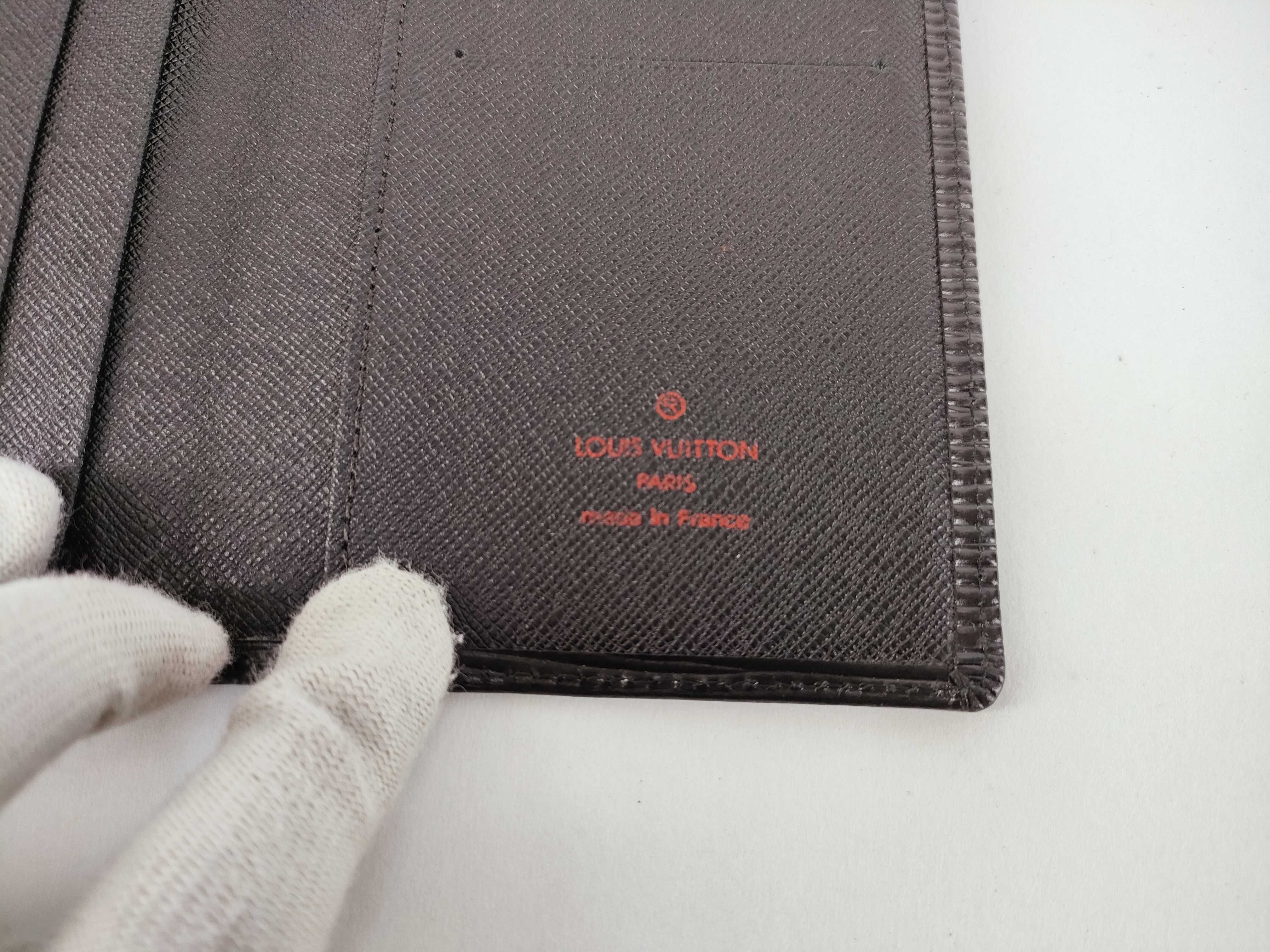 Epi LV Billfold Louis Vuitton Wallet — view 9