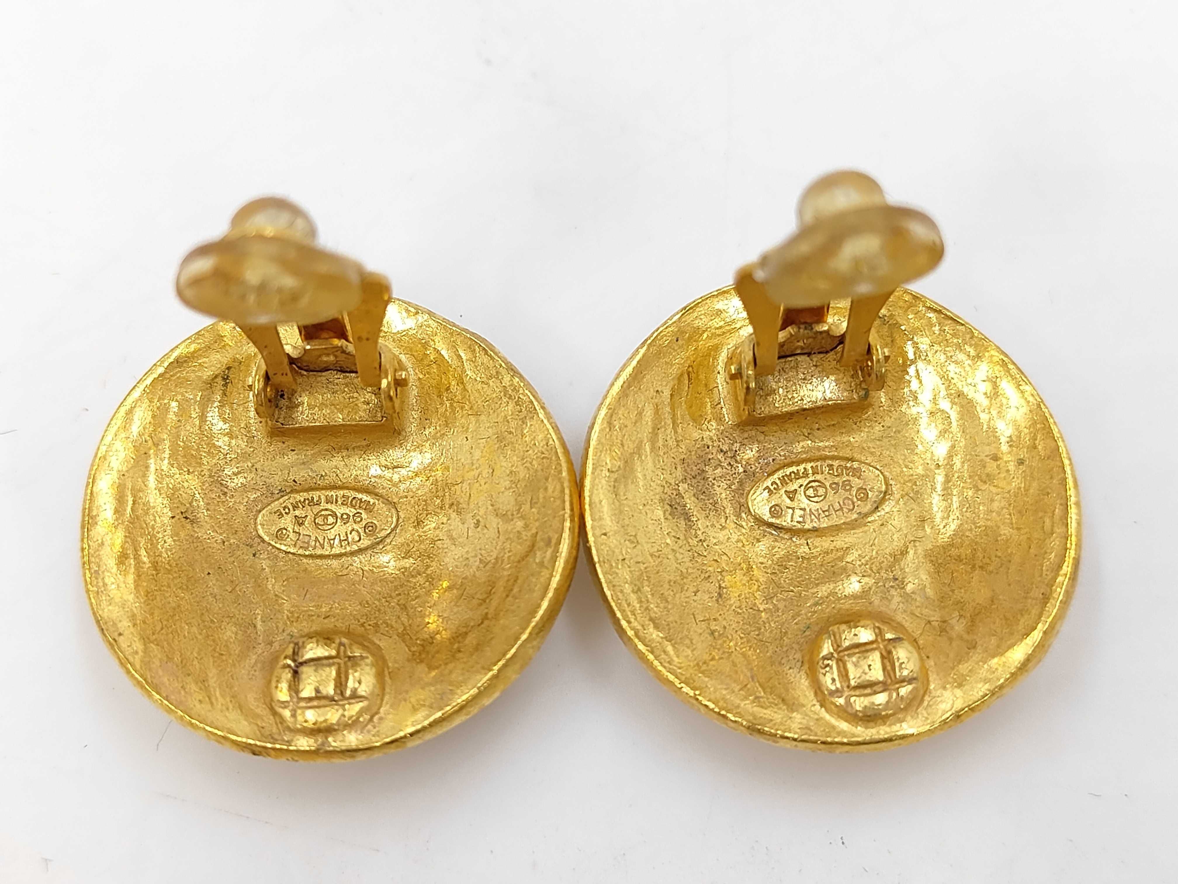 GP Coco Mark Round Vintage Gold Earrings with Box — view 4