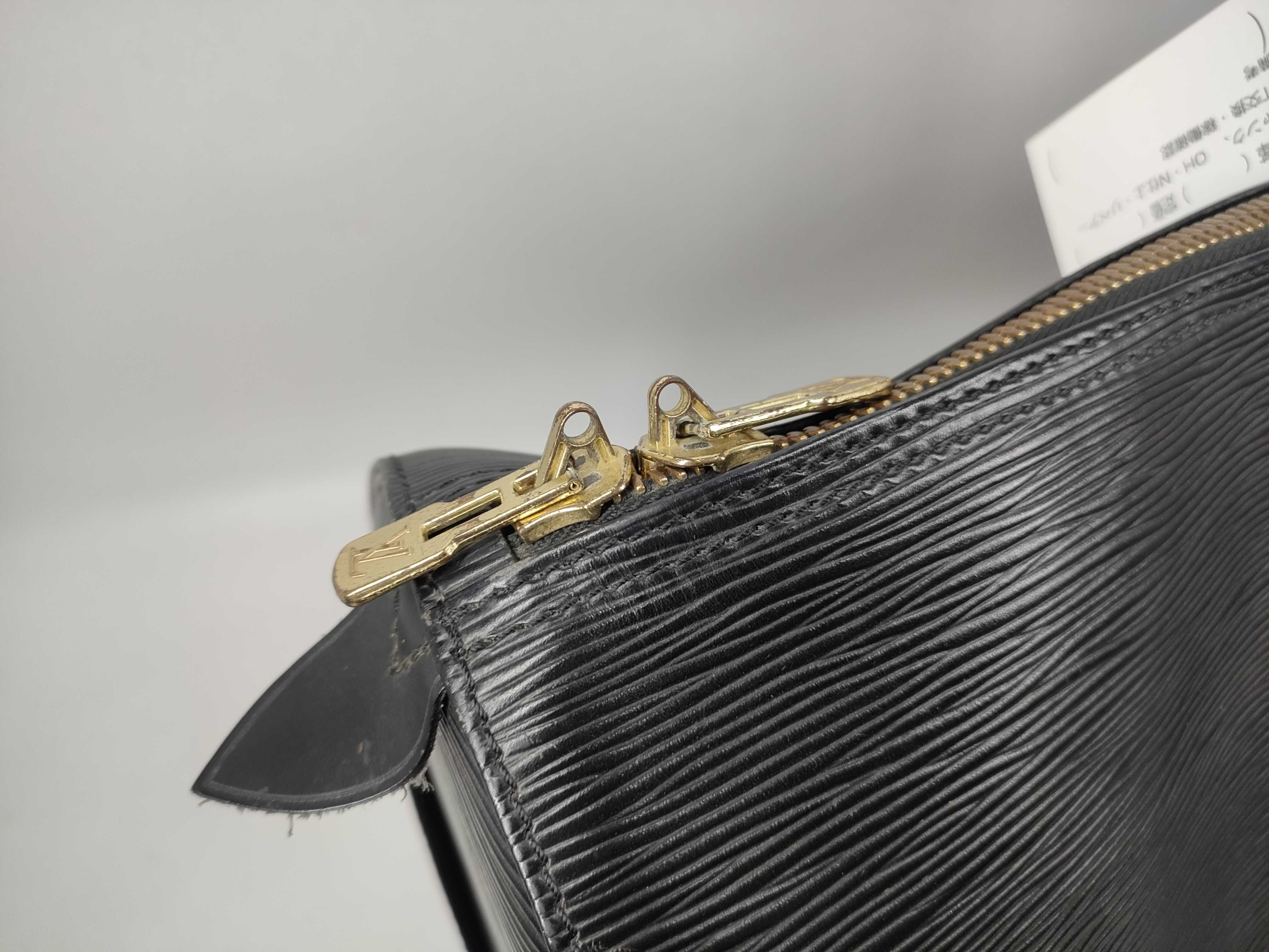 Epi Keepall 45 Epi Noir Boston Bag — view 5