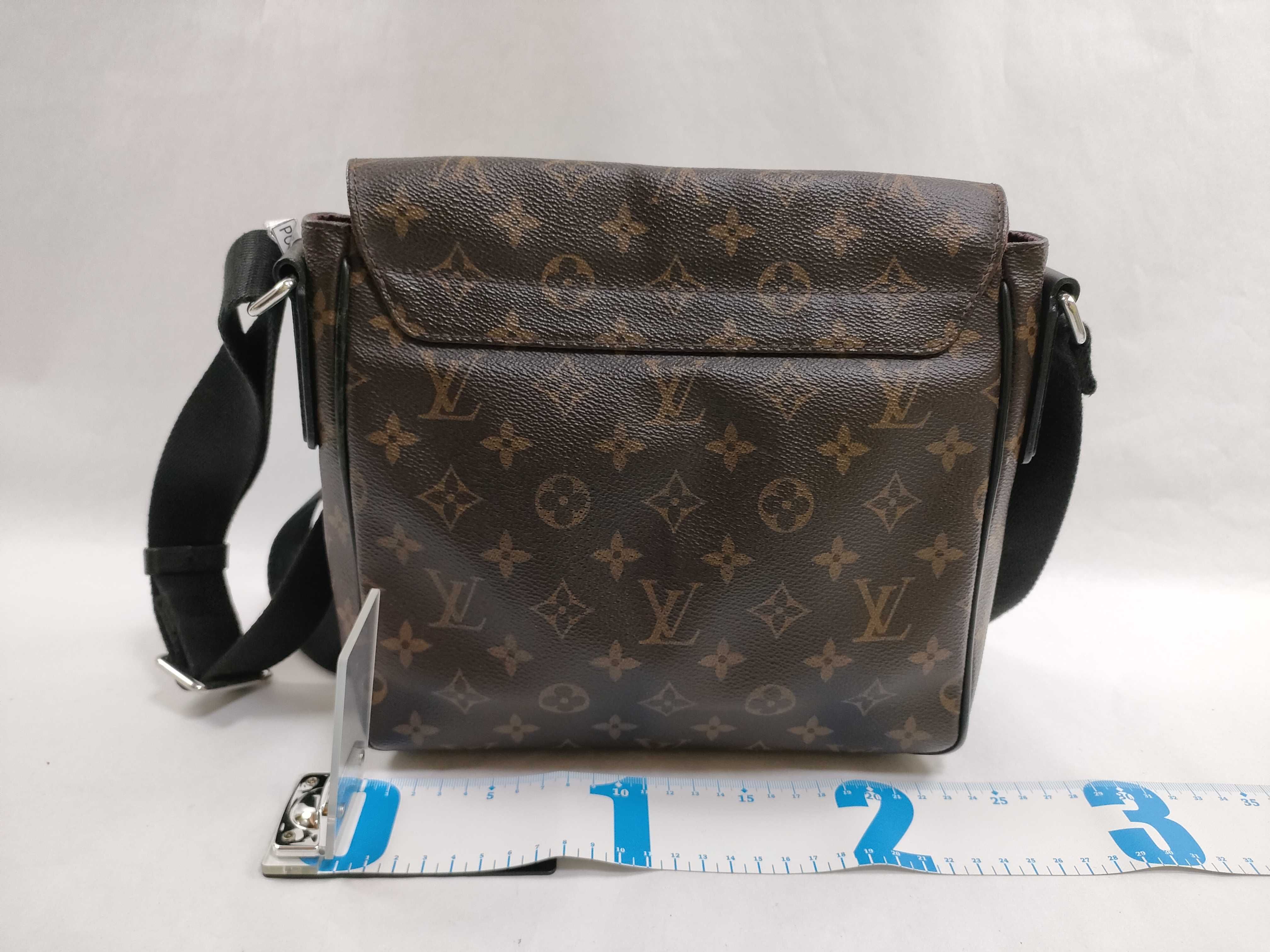 Monogram PH - Monogram Canvas Macassar District Messenger Bag Brown Shoulder Bag — view 2