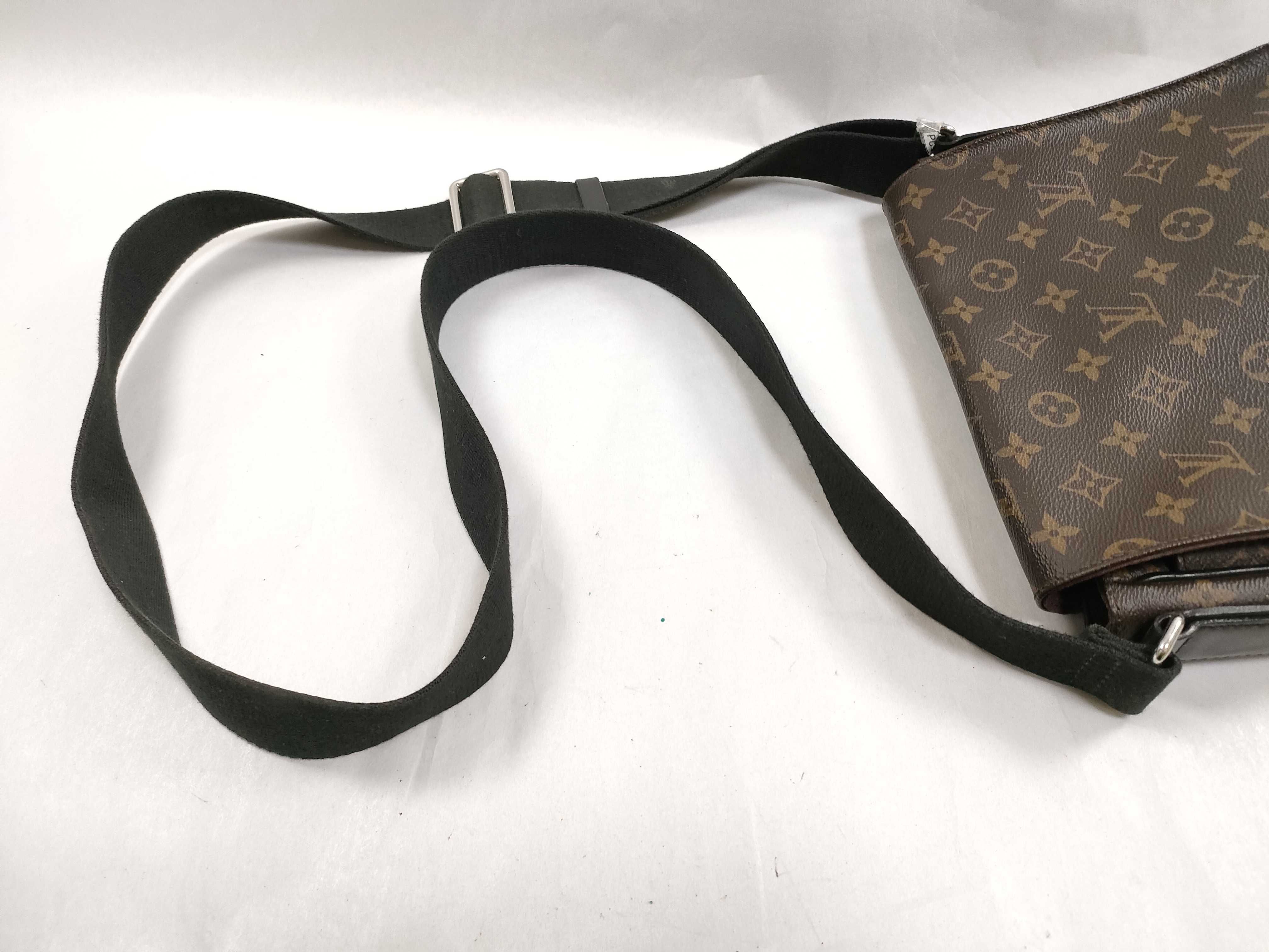 Monogram PH - Monogram Canvas Macassar District Messenger Bag Brown Shoulder Bag — view 3