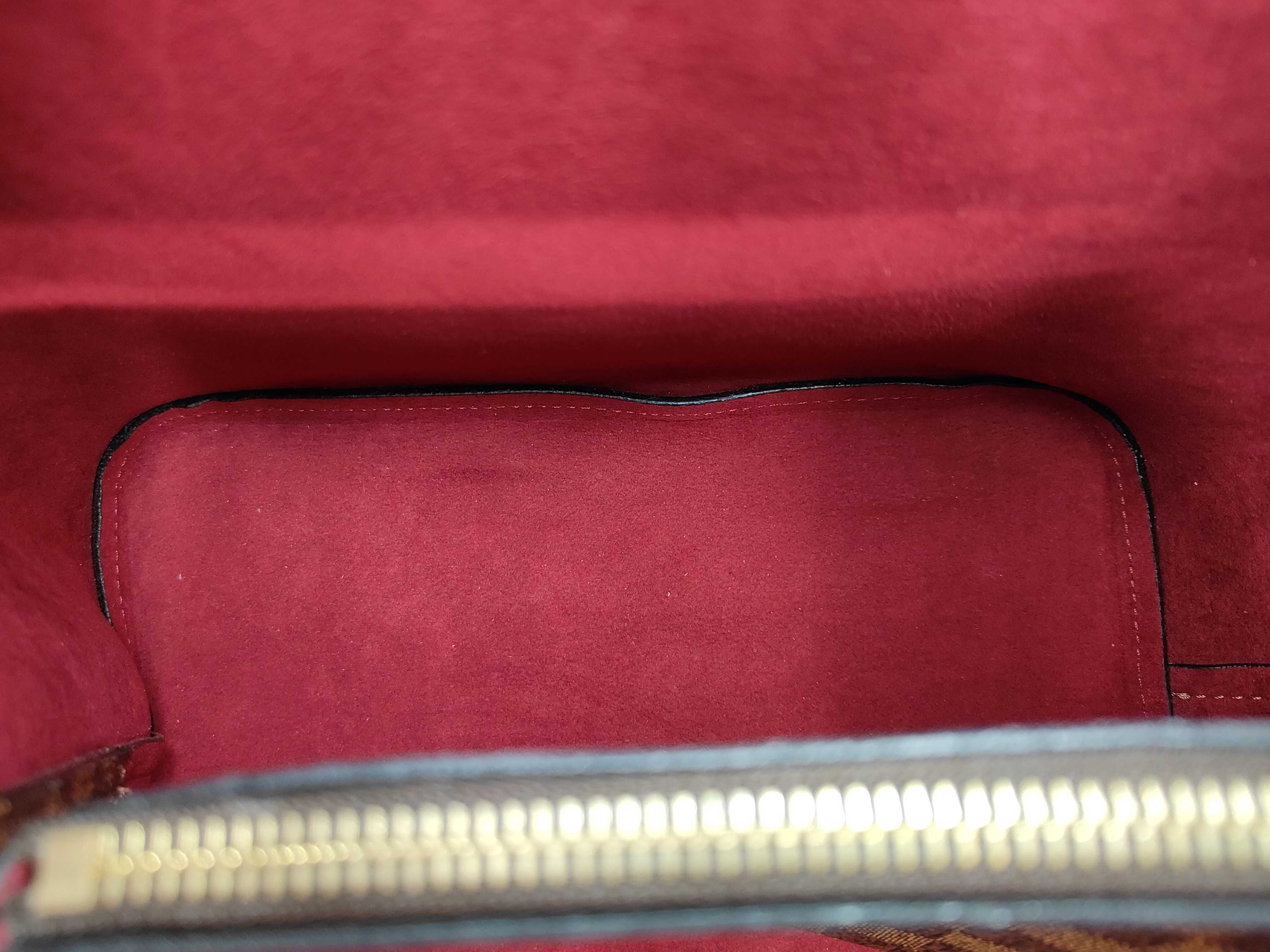 LV NeoNoe Shoulder Bag — view 4