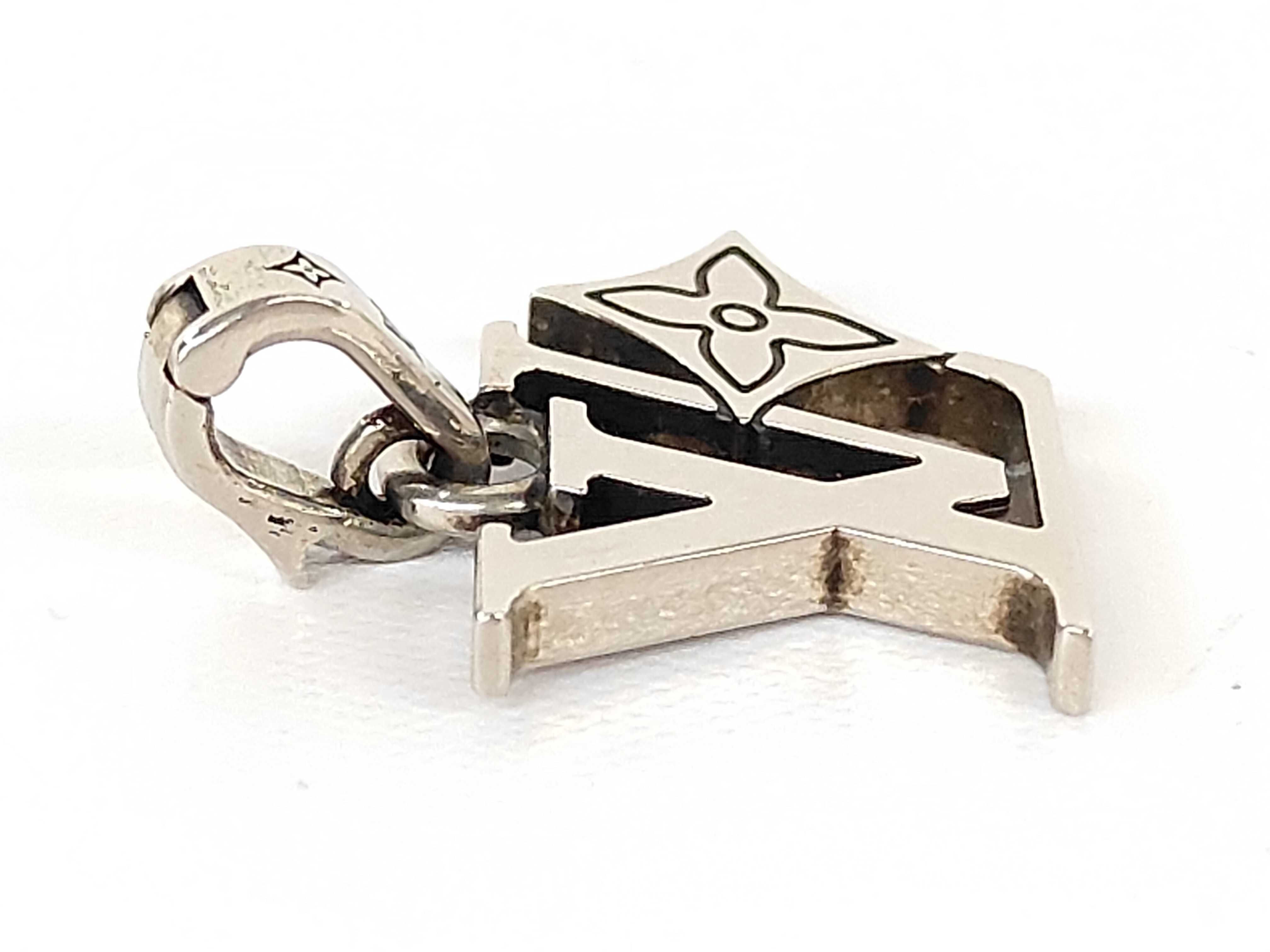 Flower Charm Top M03091 LE2245 Other Accessories — view 5